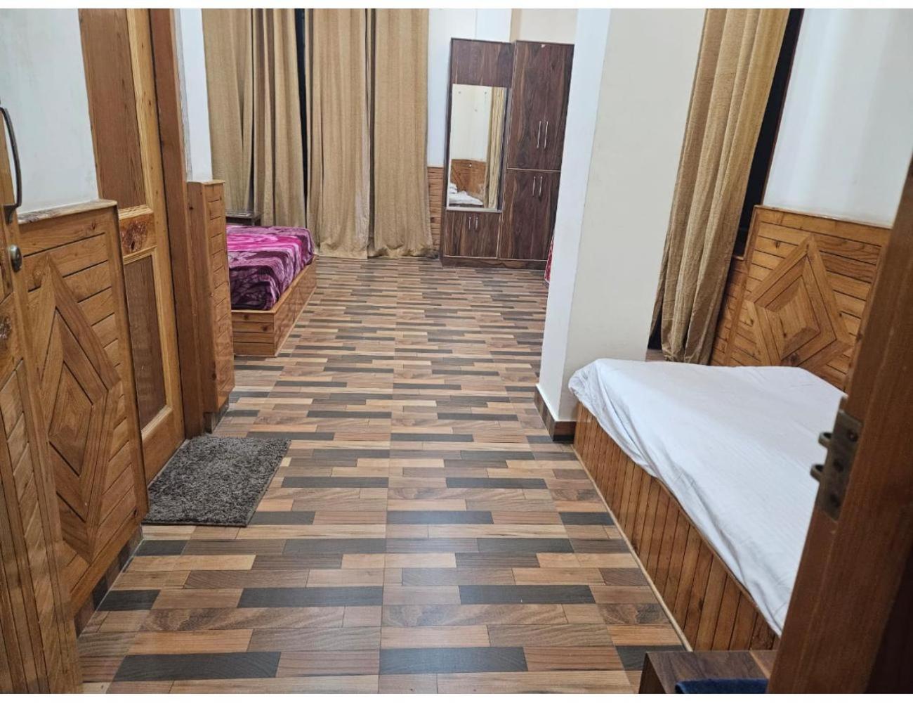 Deluxe Queen Room