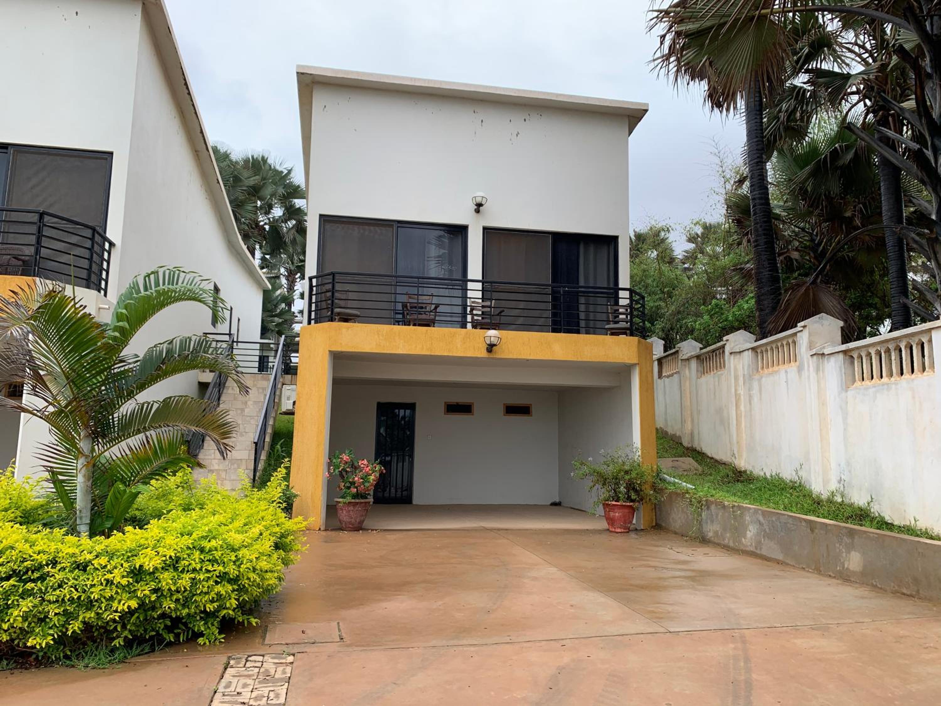 Three-Bedroom Apartment - Oceanfront photo 1