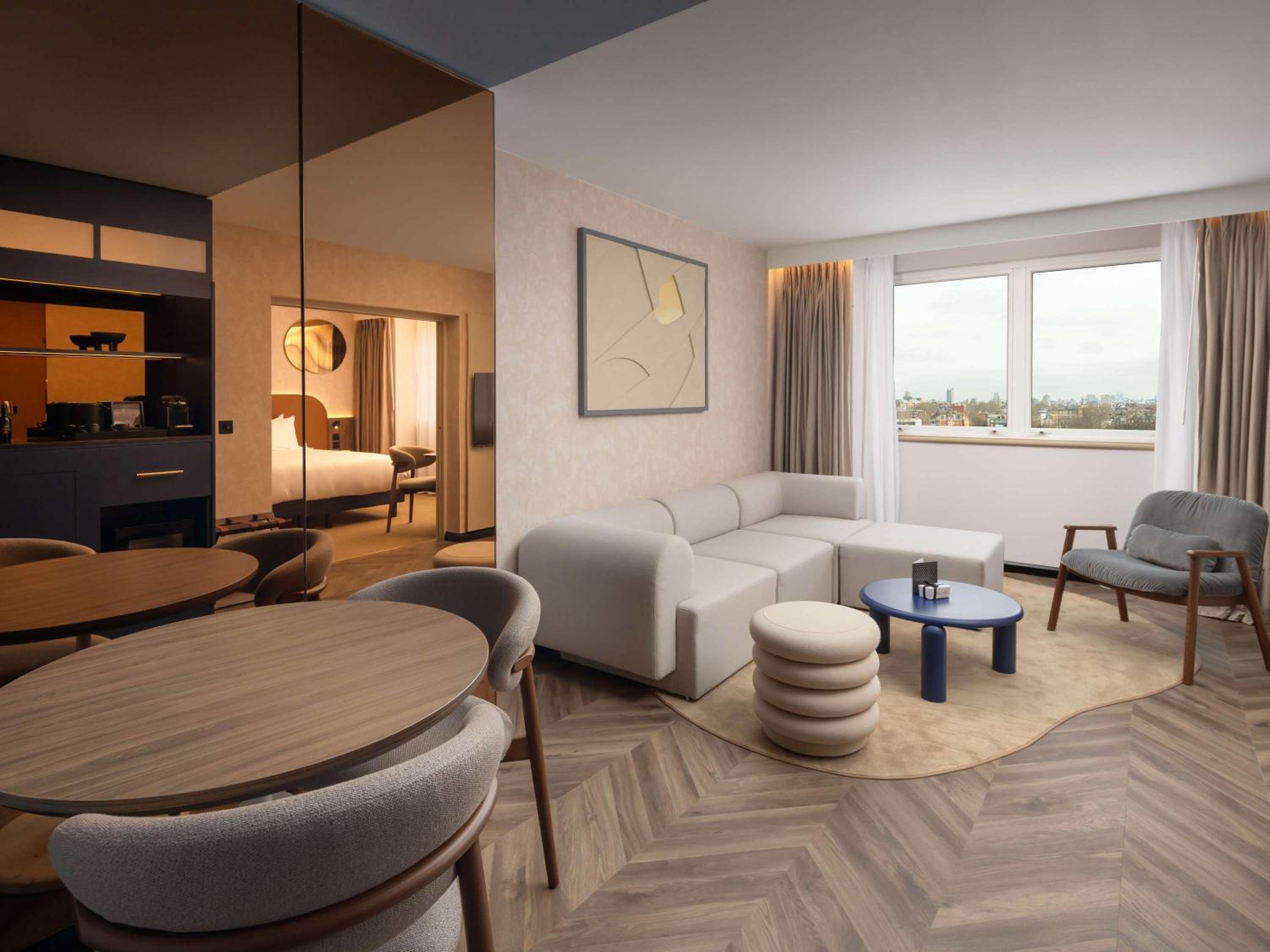Junior King Suite with City View - High Floor photo 1