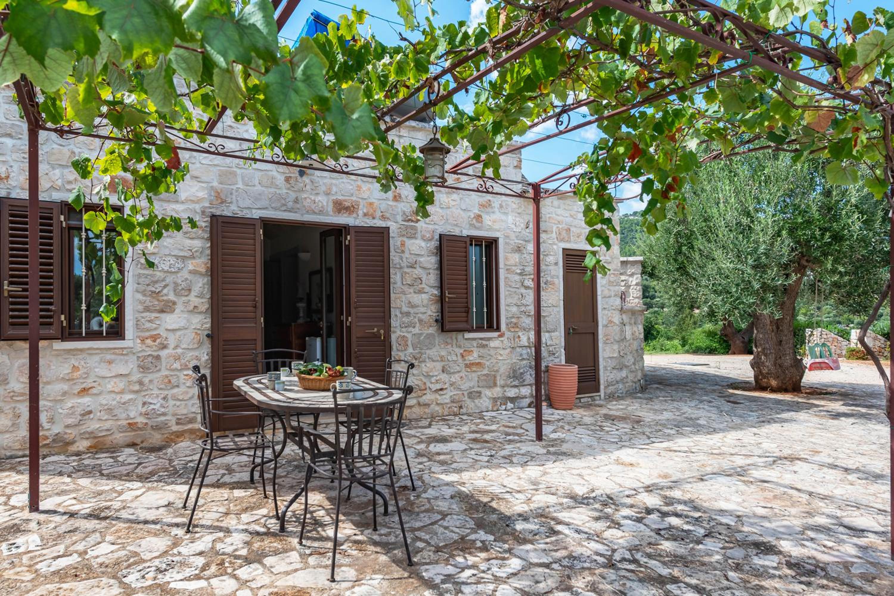 Villa photo 3