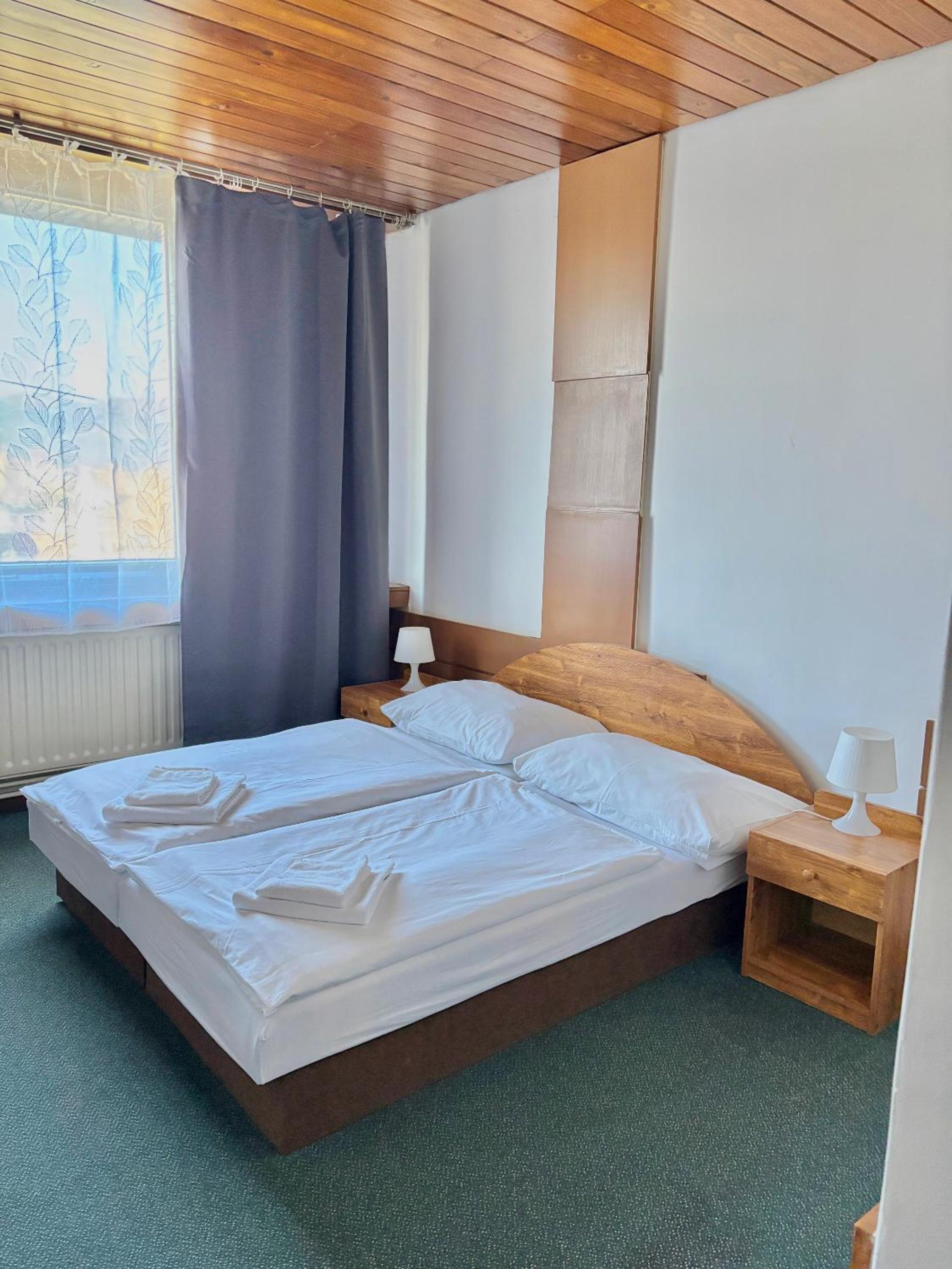 Double Room - Photo 3