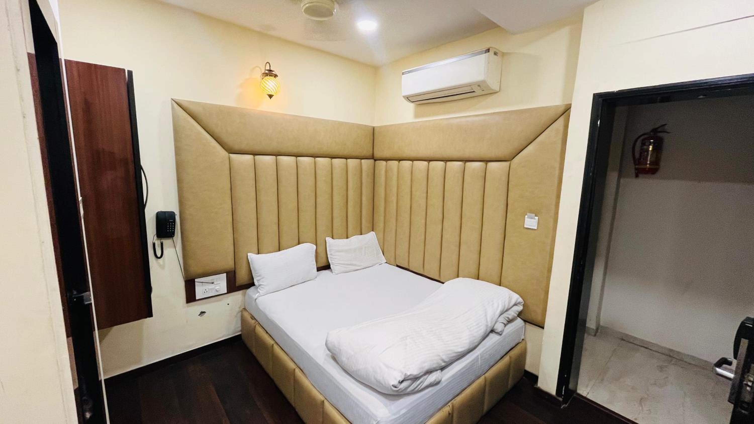Small Double Room photo 1