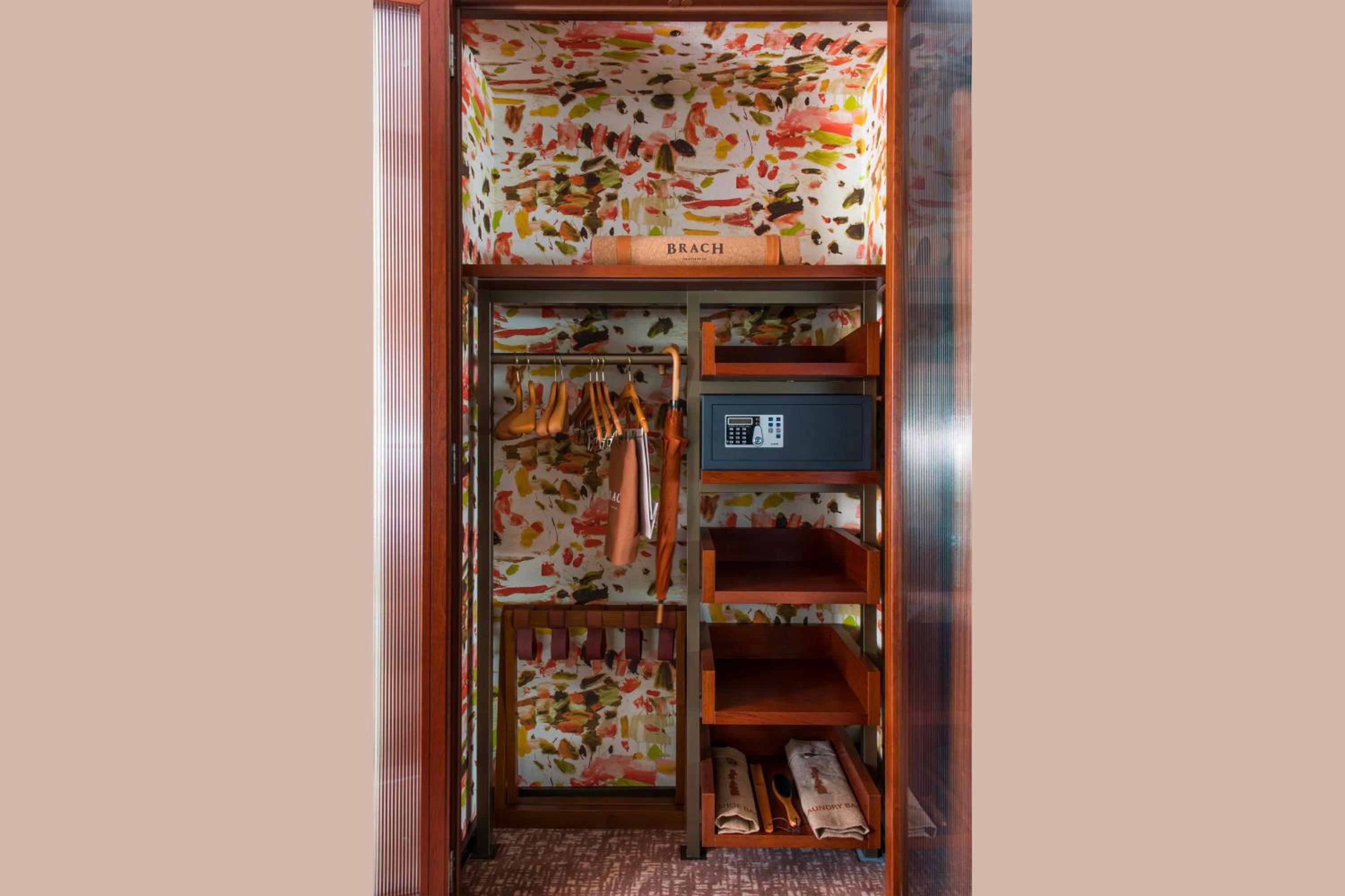 Deluxe Room - Photo 7