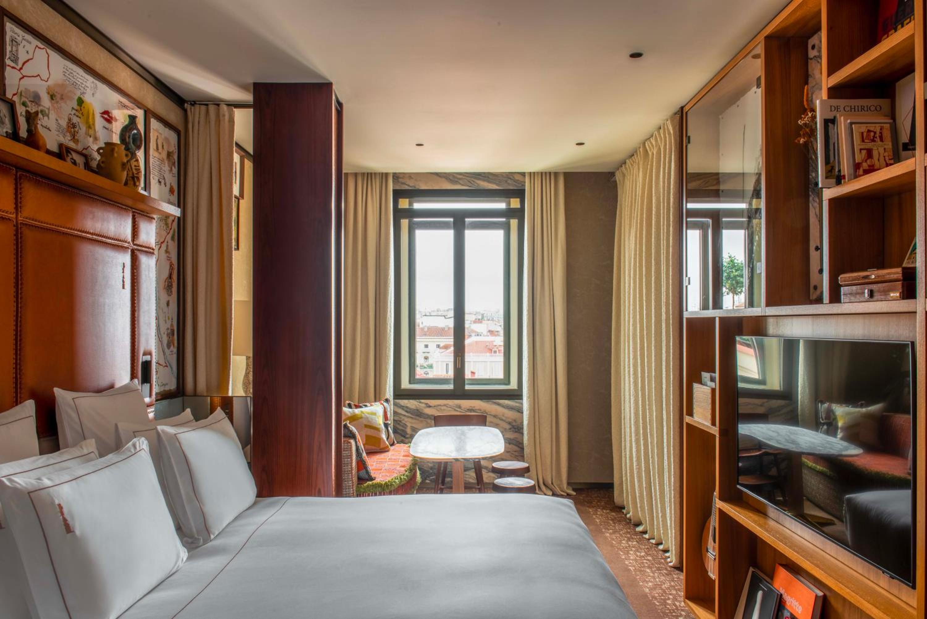 Deluxe Room - Photo 4
