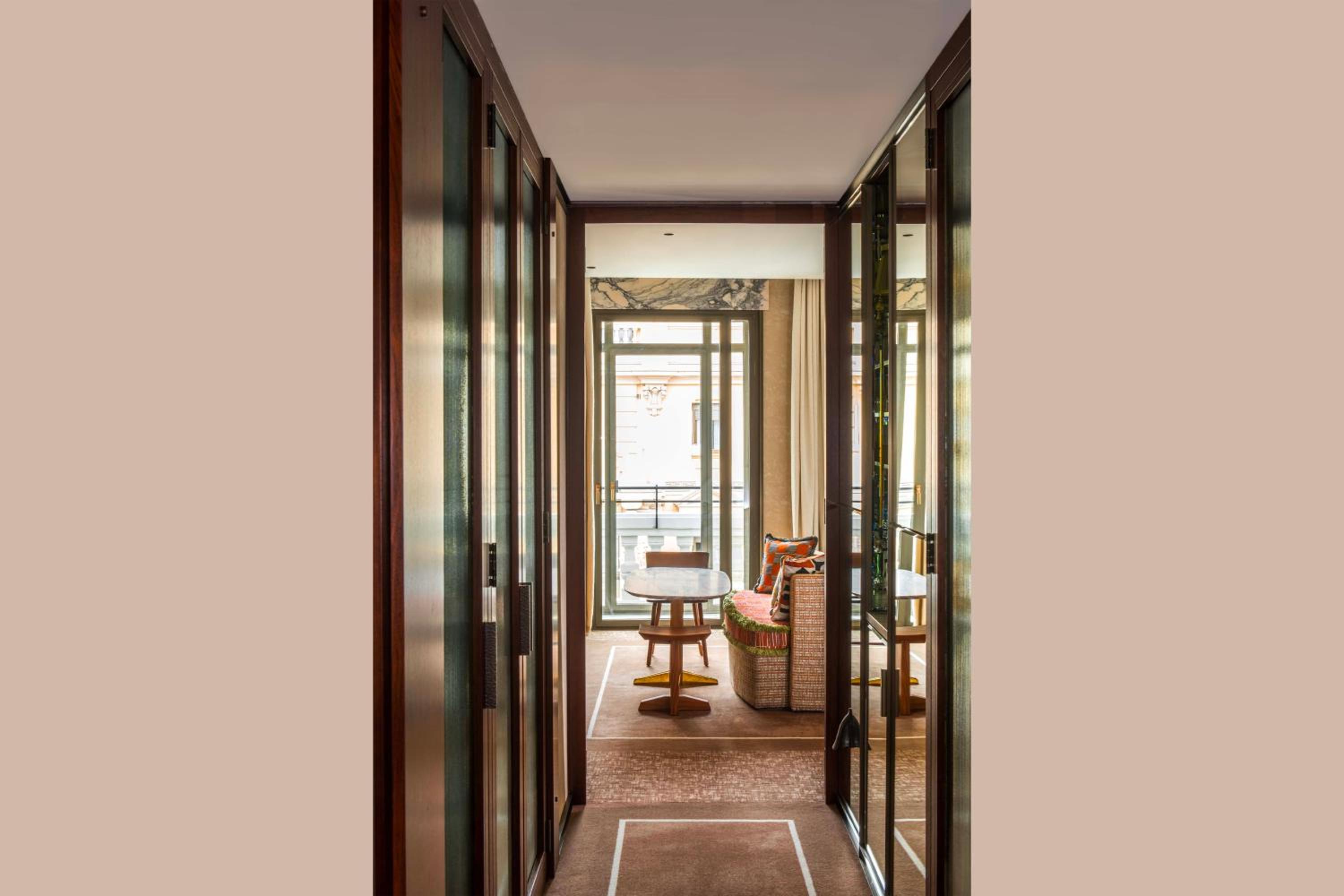 Executive Room - Photo 4