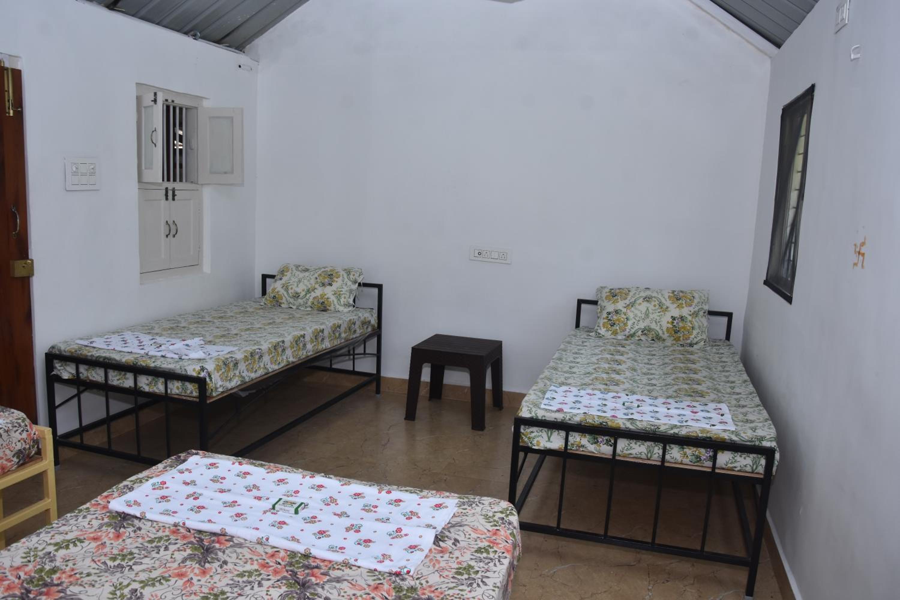 Triple Room with Shared Bathroom photo 3