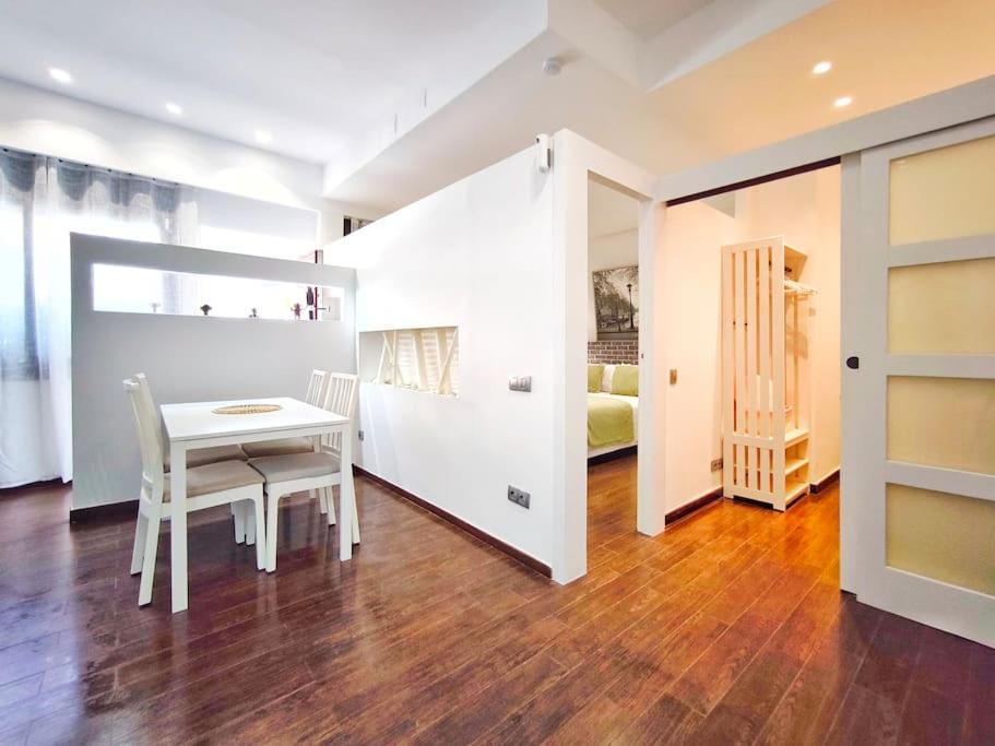 Three-Bedroom Apartment photo 2