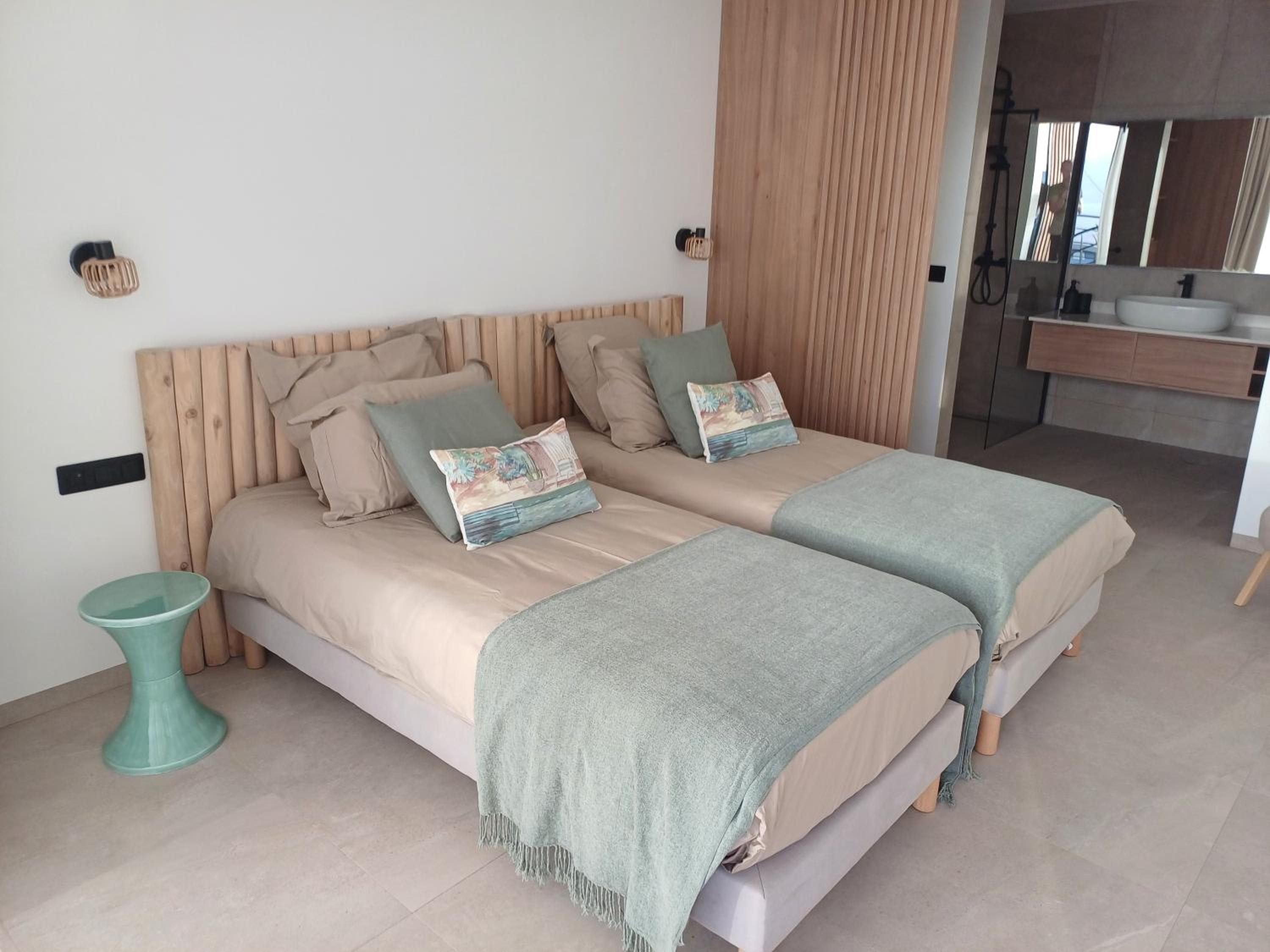 Double Or Twin Room With Pool View photo 3