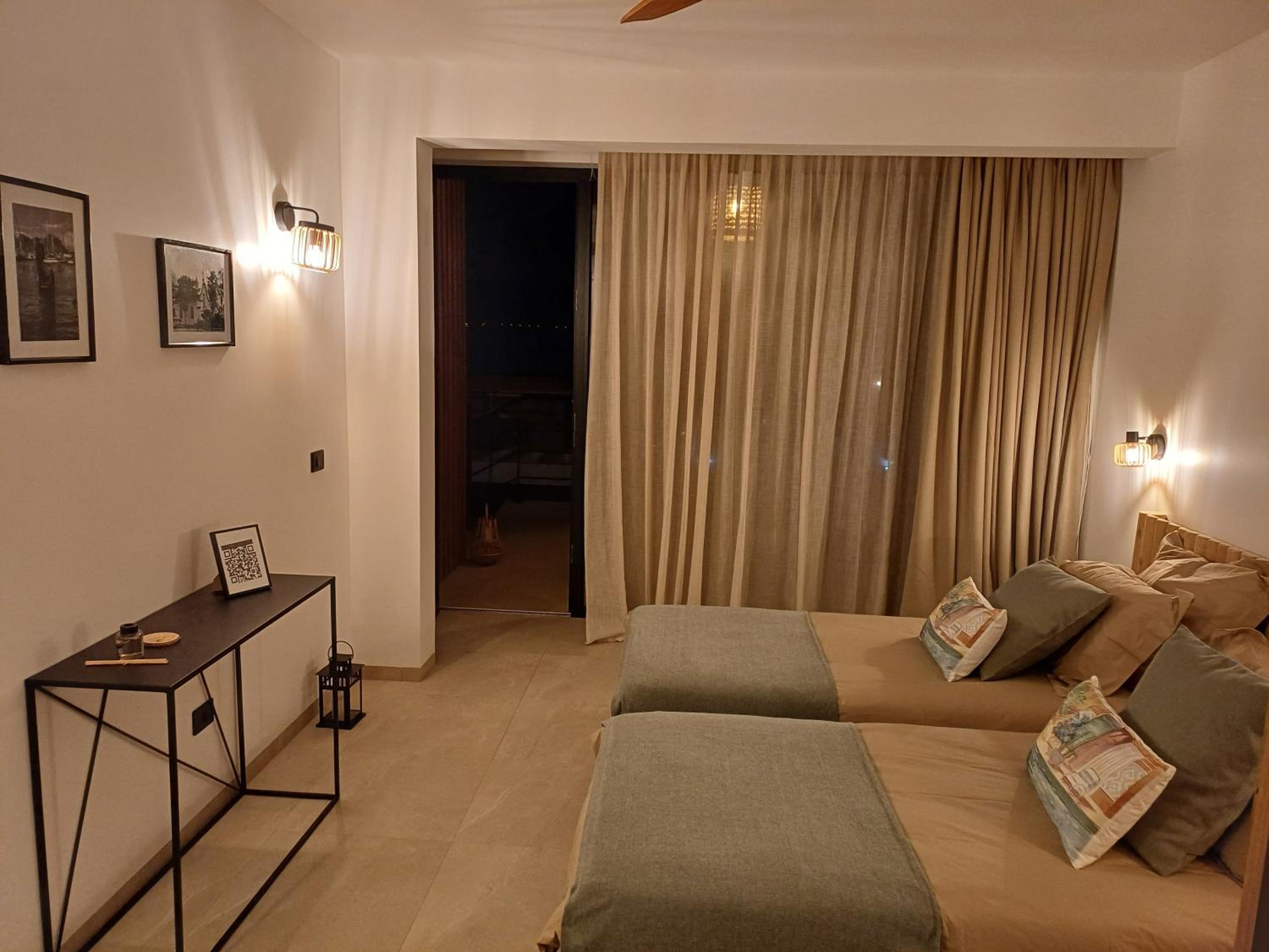 Double Or Twin Room With Pool View photo 2