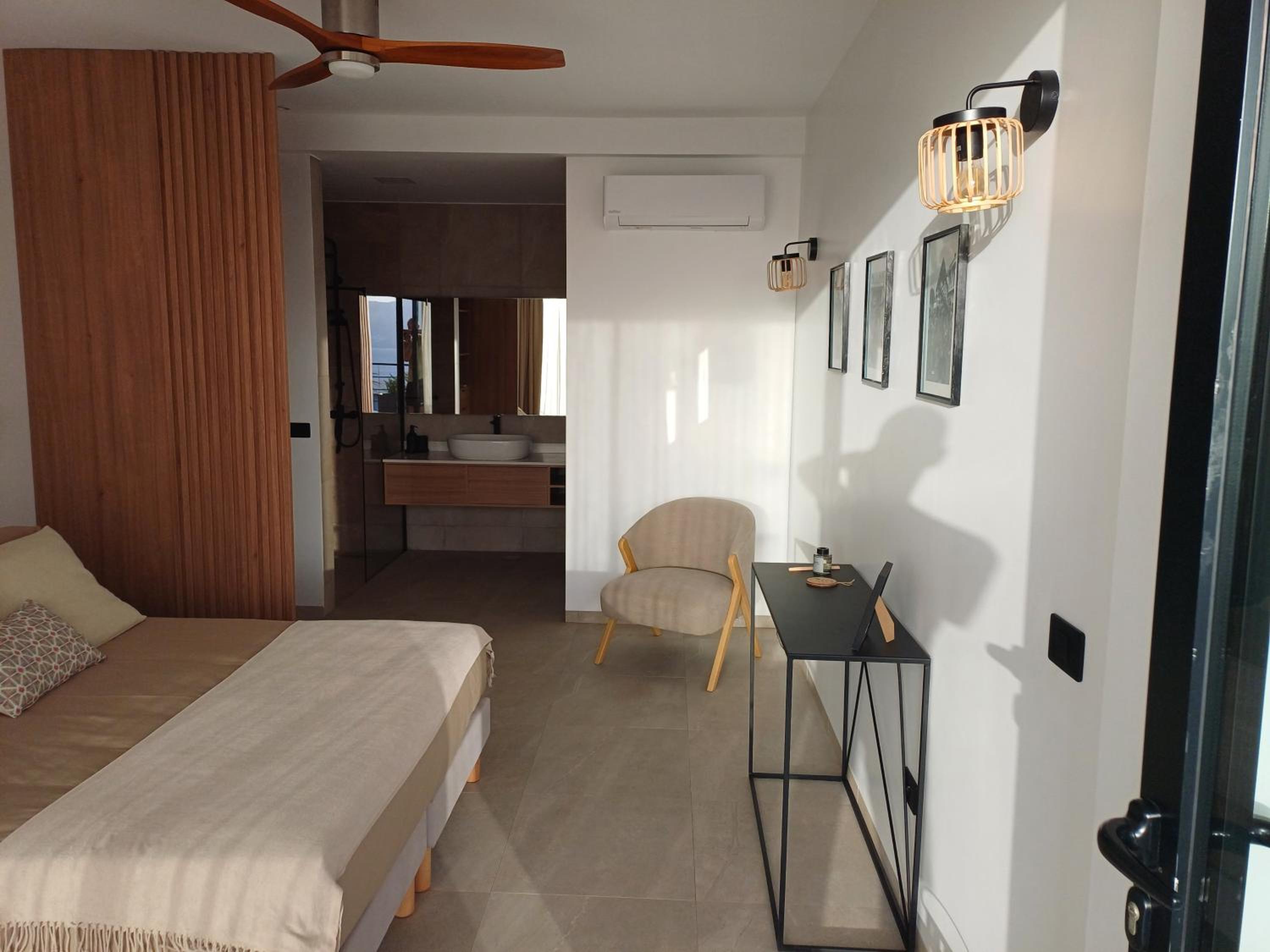 King Room With Pool View photo 3