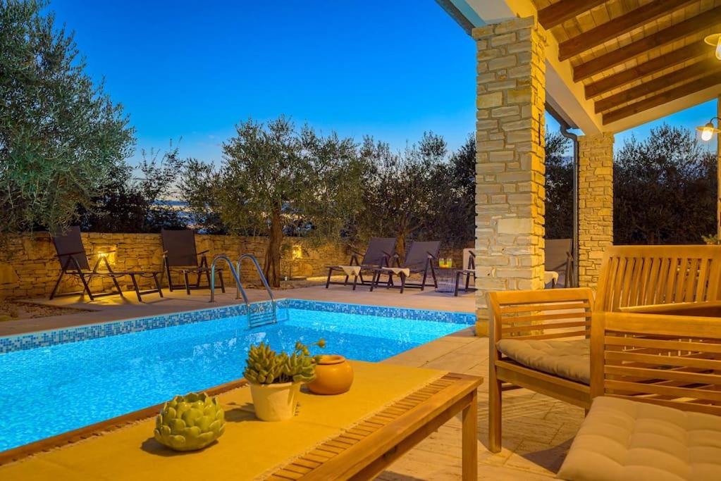 Three-Bedroom Villa photo 2