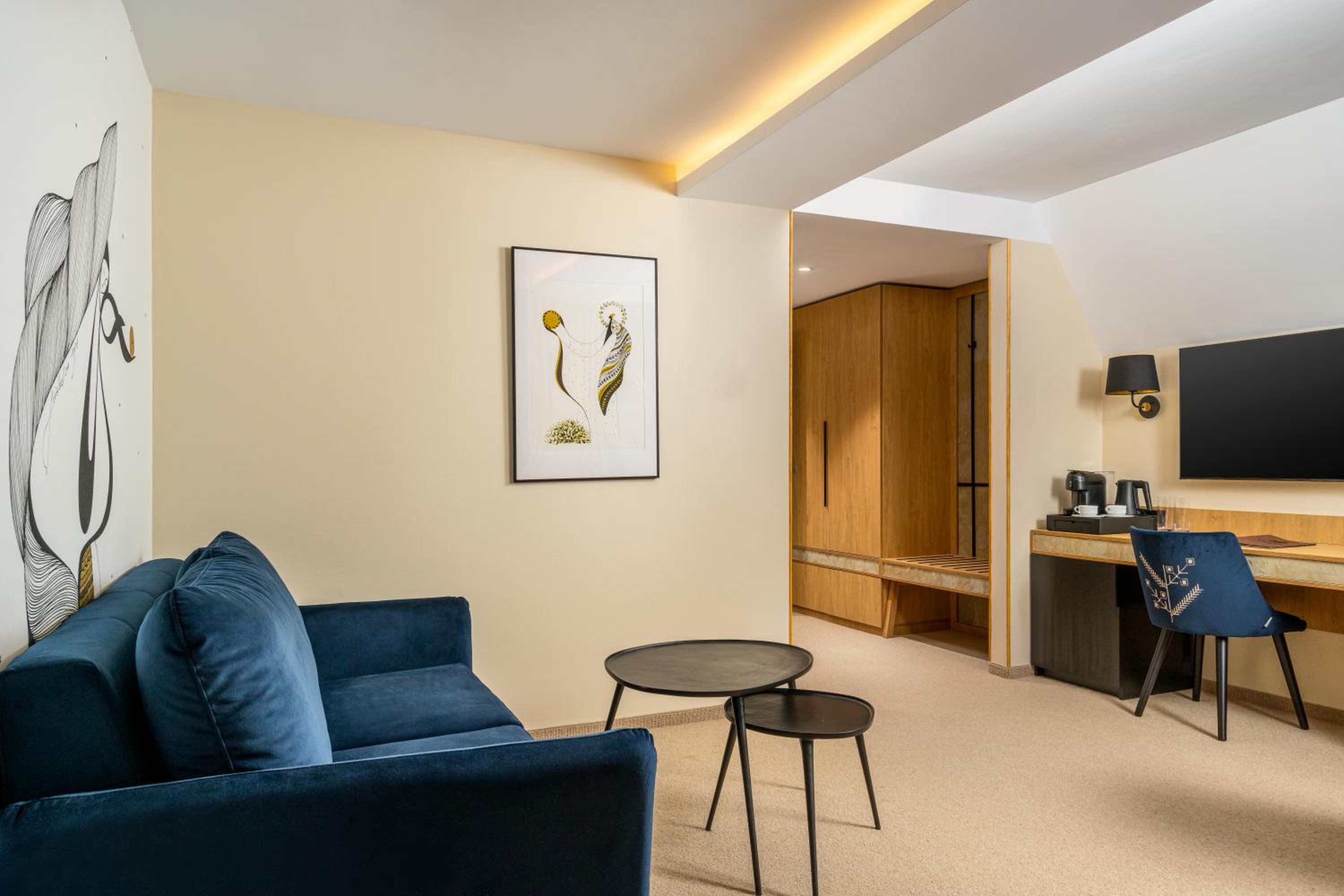 Apartment with Mountain View photo 3