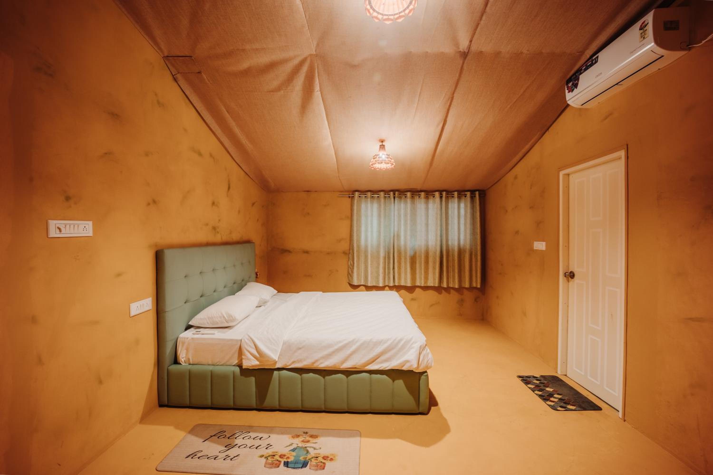 Three-Bedroom Villa photo 2