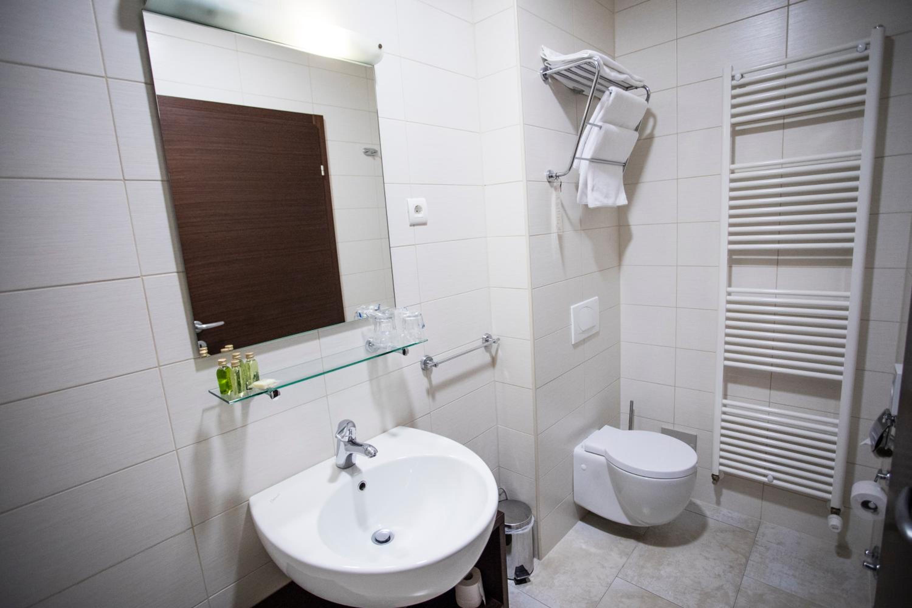 Luxury Suite - Photo 3