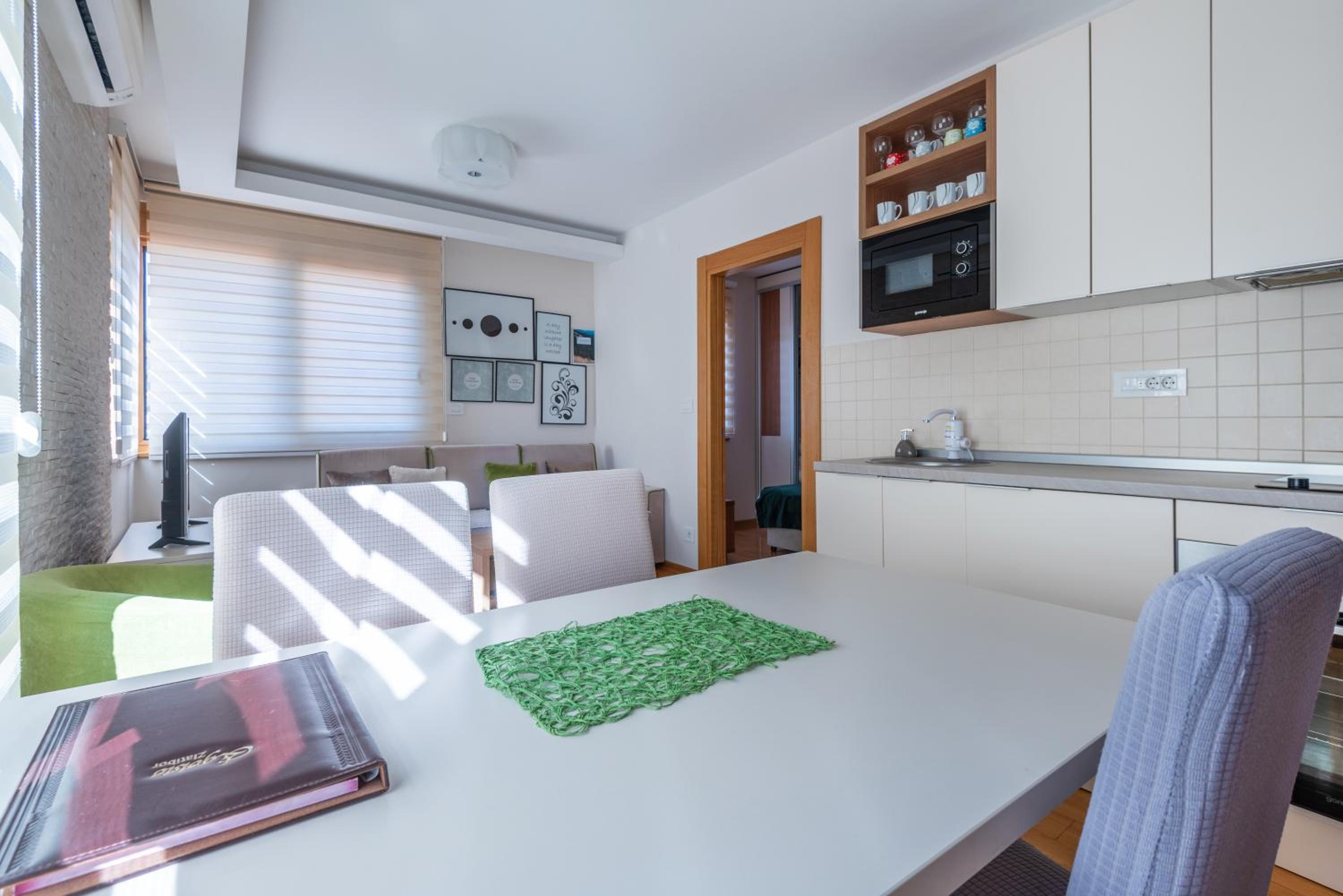 Superior Apartment photo 2