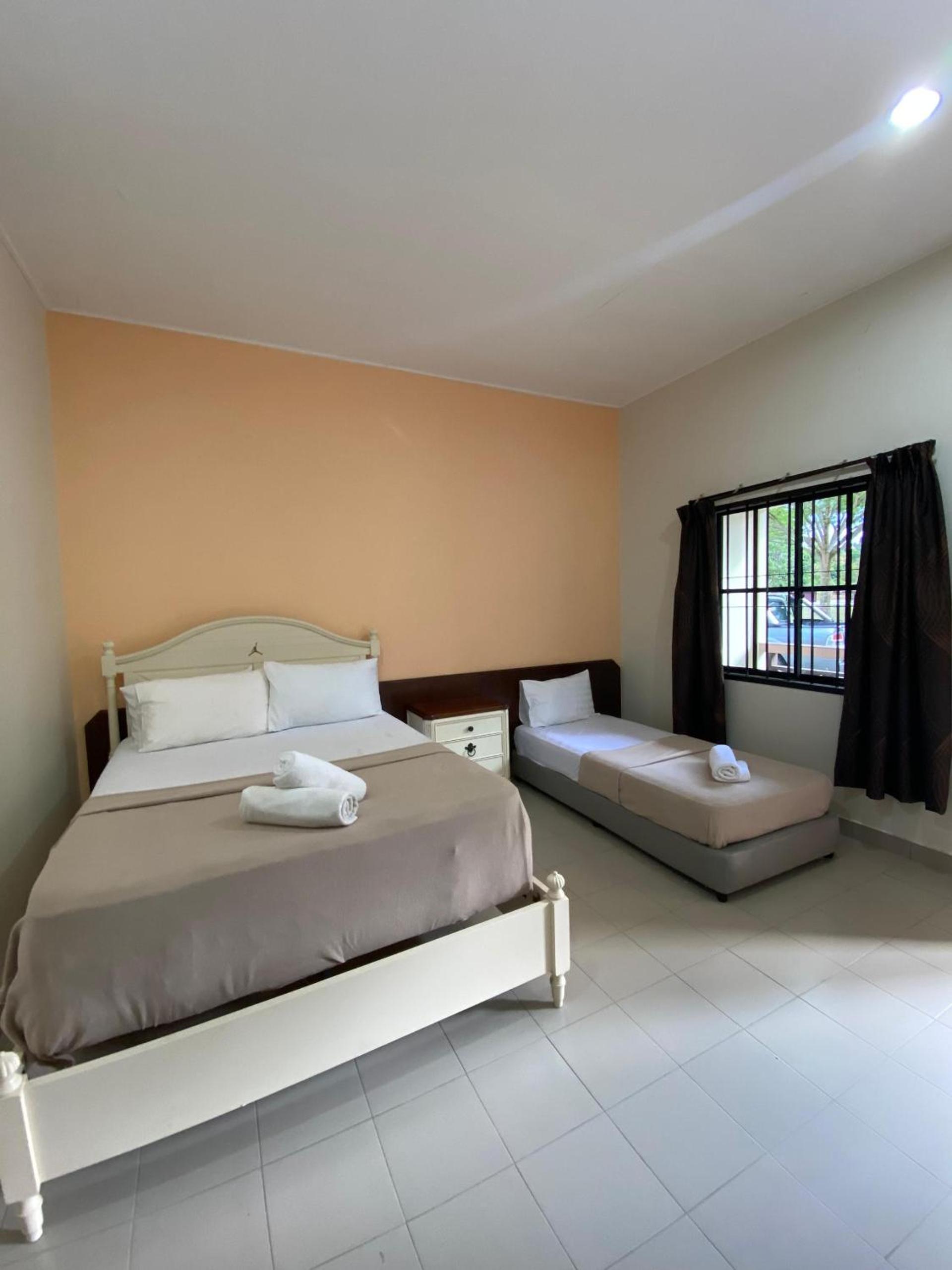 Standard Triple Room photo 2