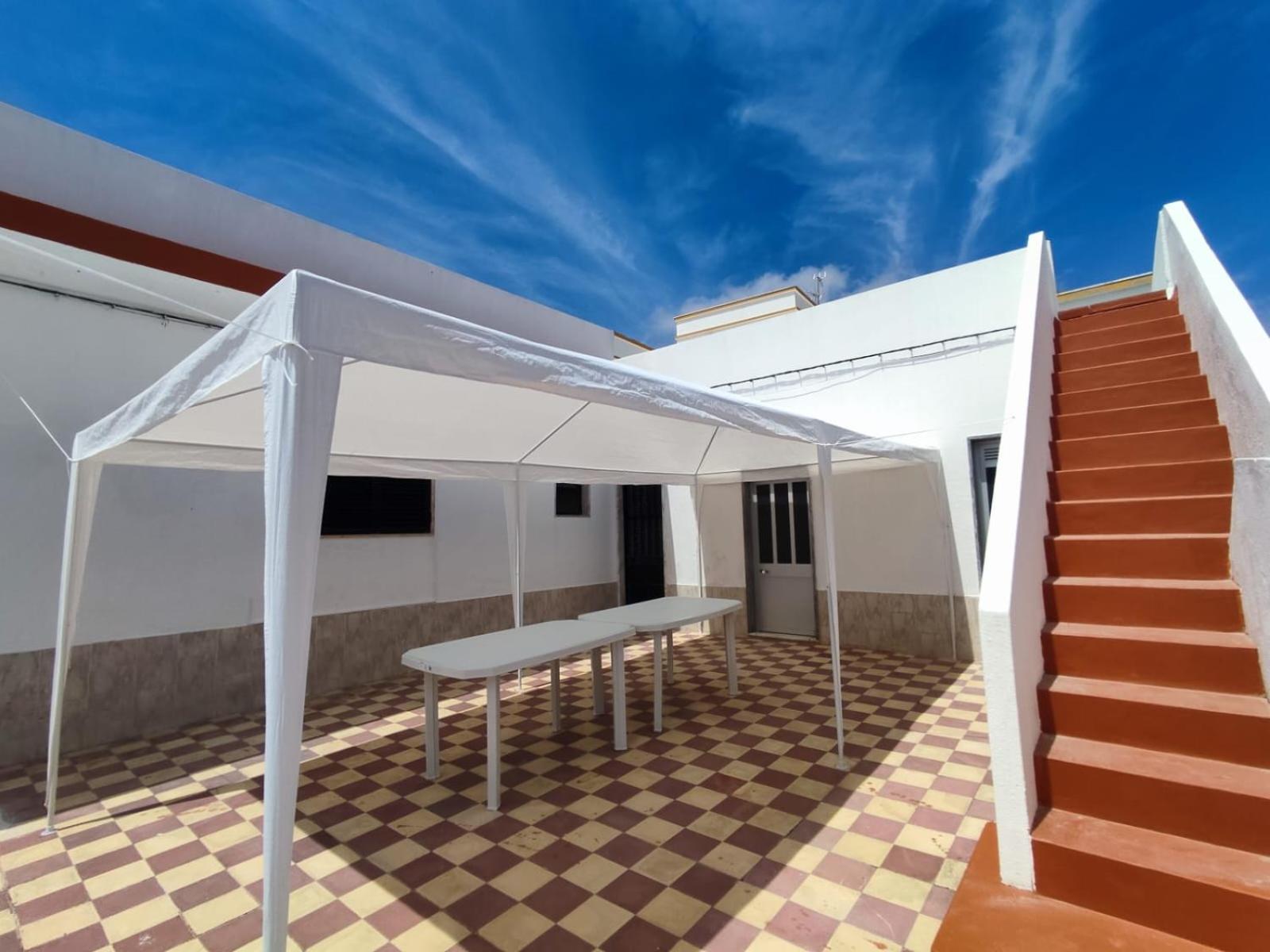 Three-Bedroom House photo 3
