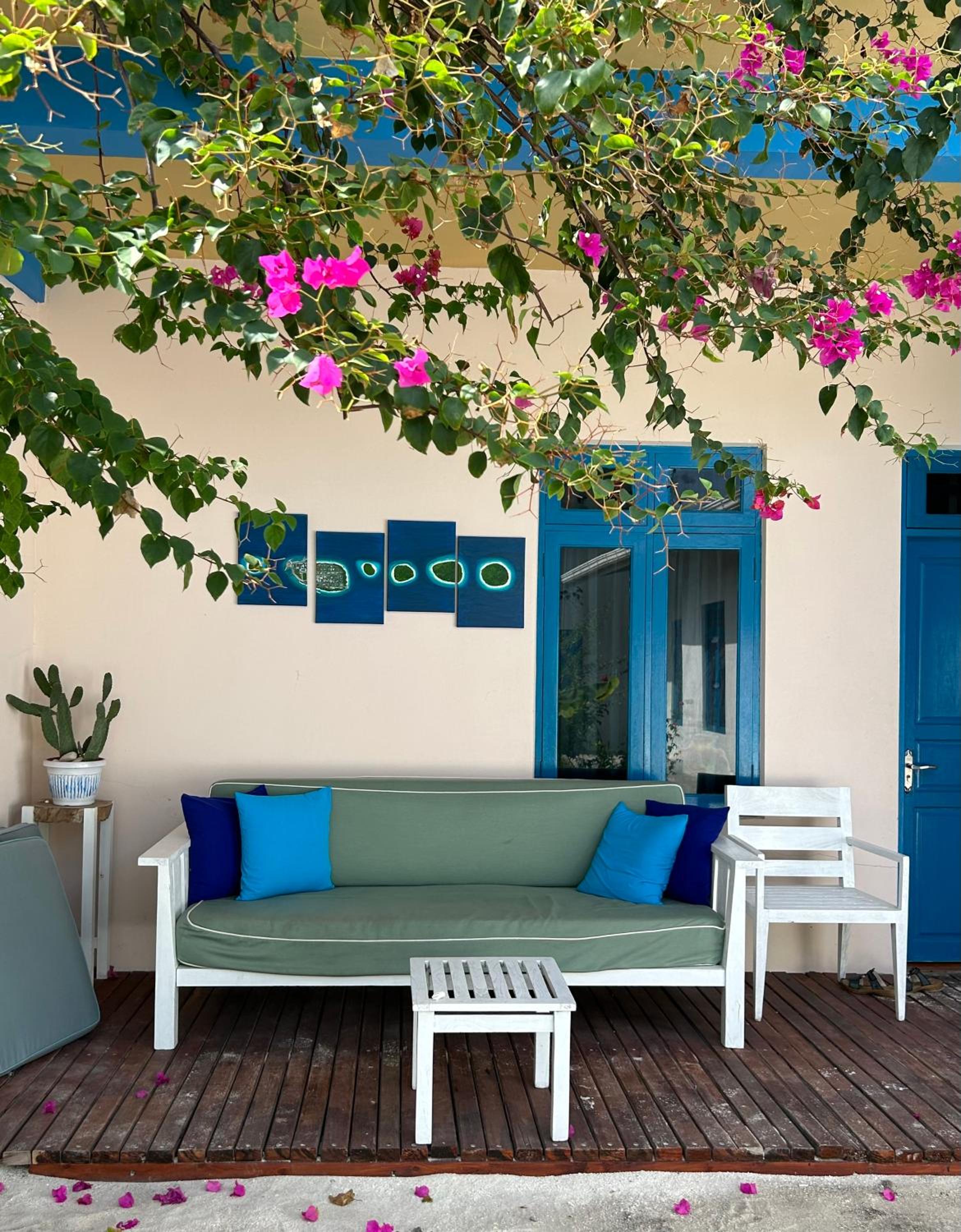 Deluxe Double Room with Side Sea View photo 2