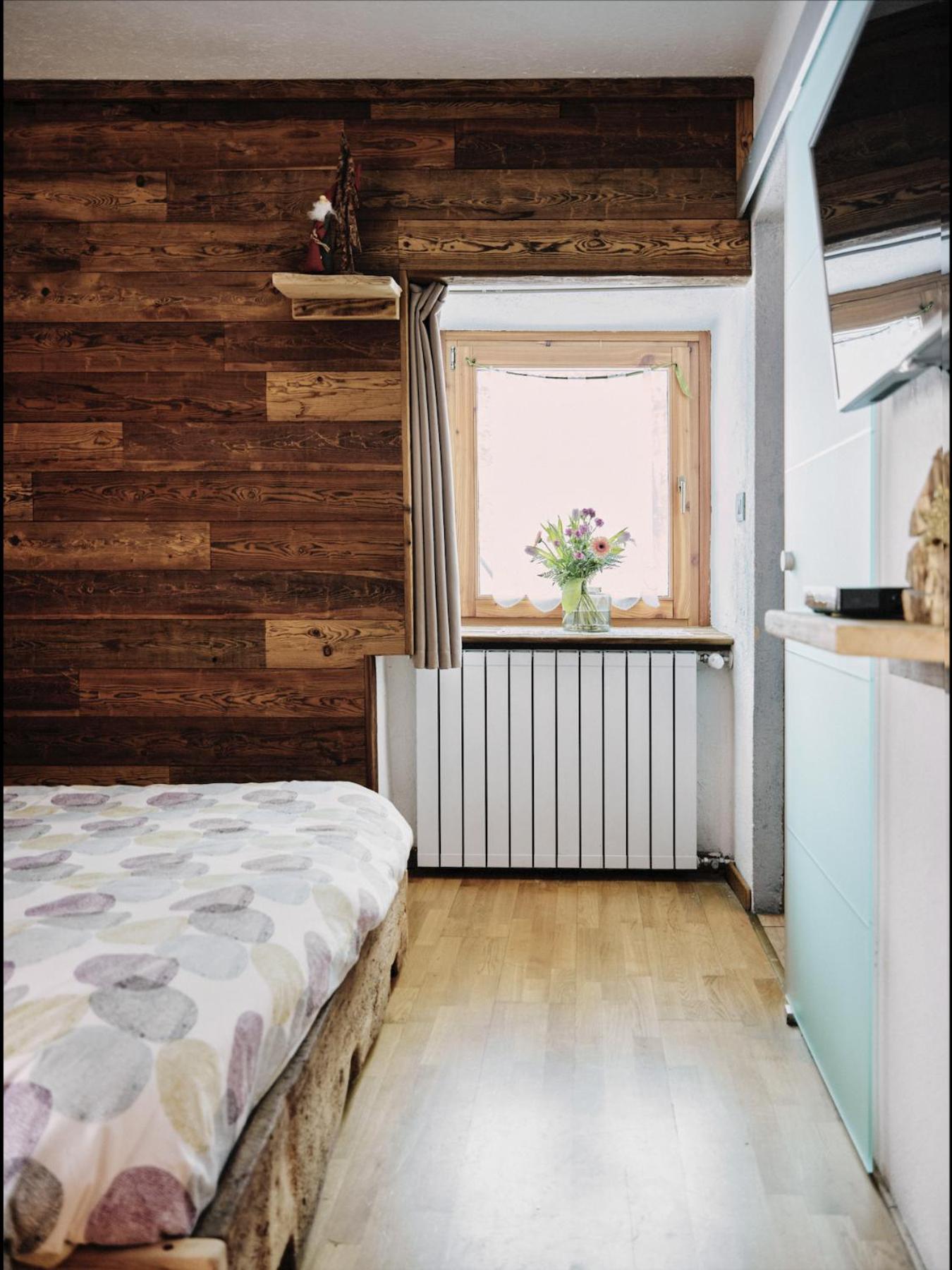 Three-Bedroom House photo 1