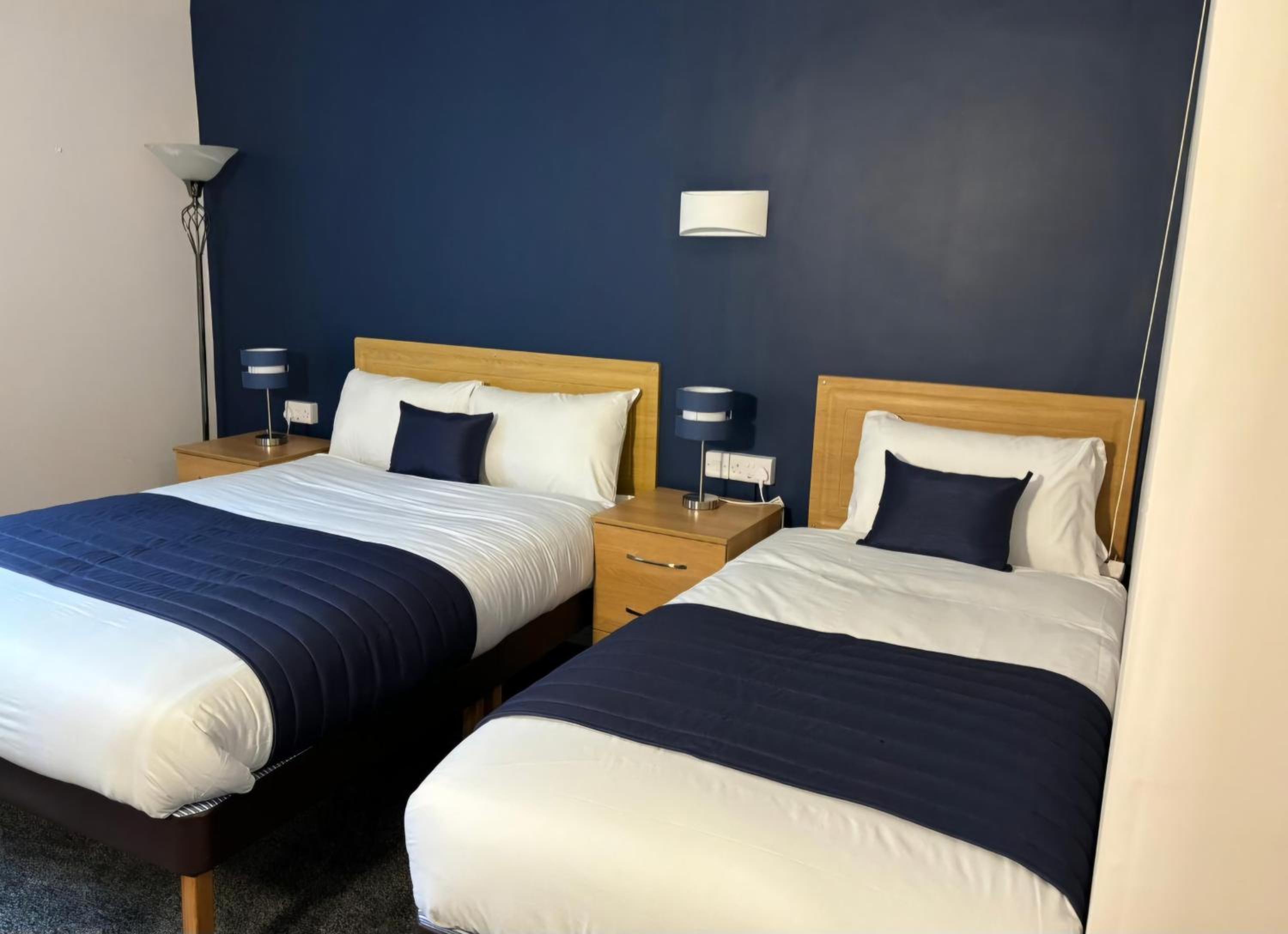 Twin Room - Photo 1