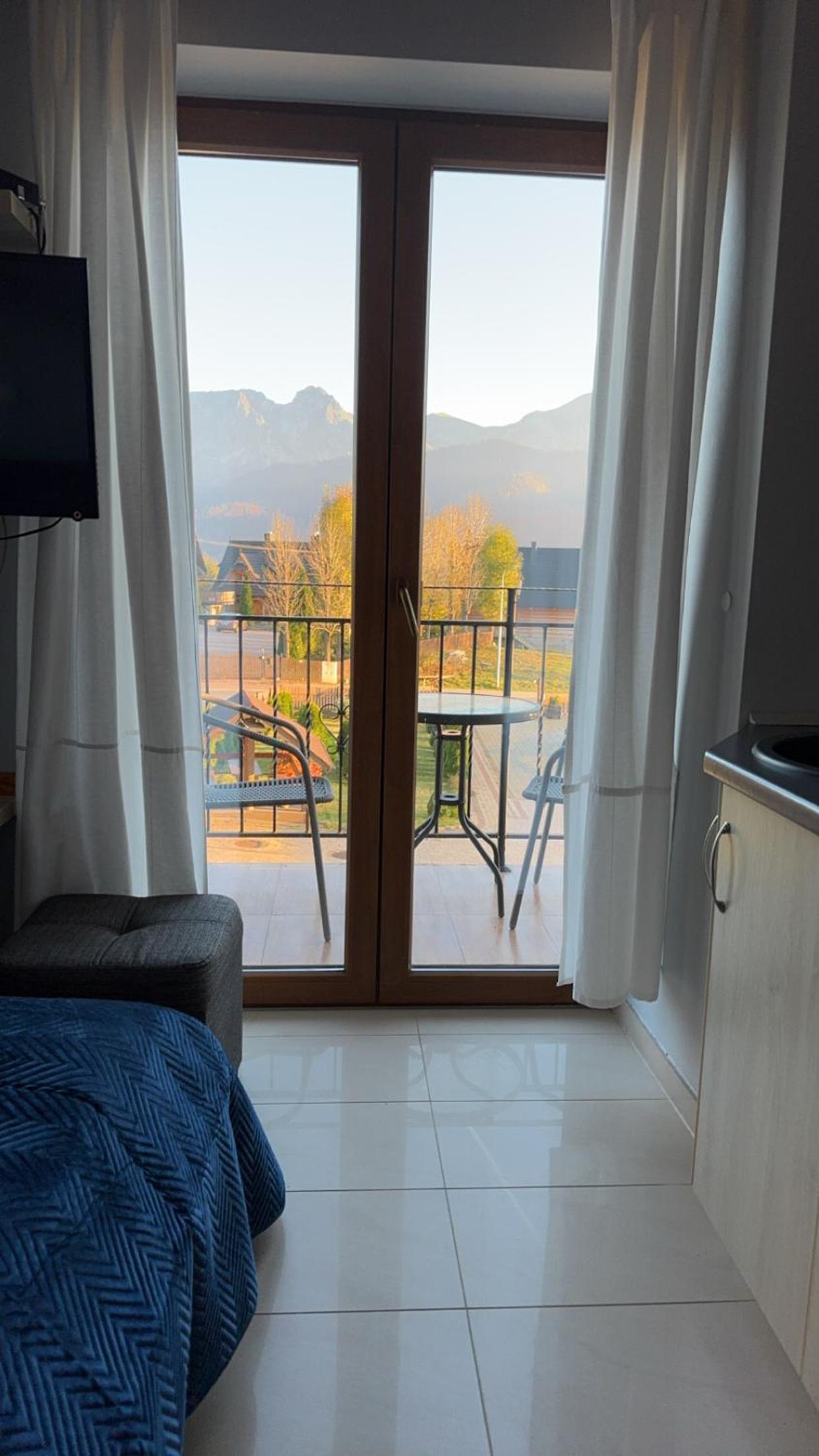 Double Room with Mountain View - Photo 6