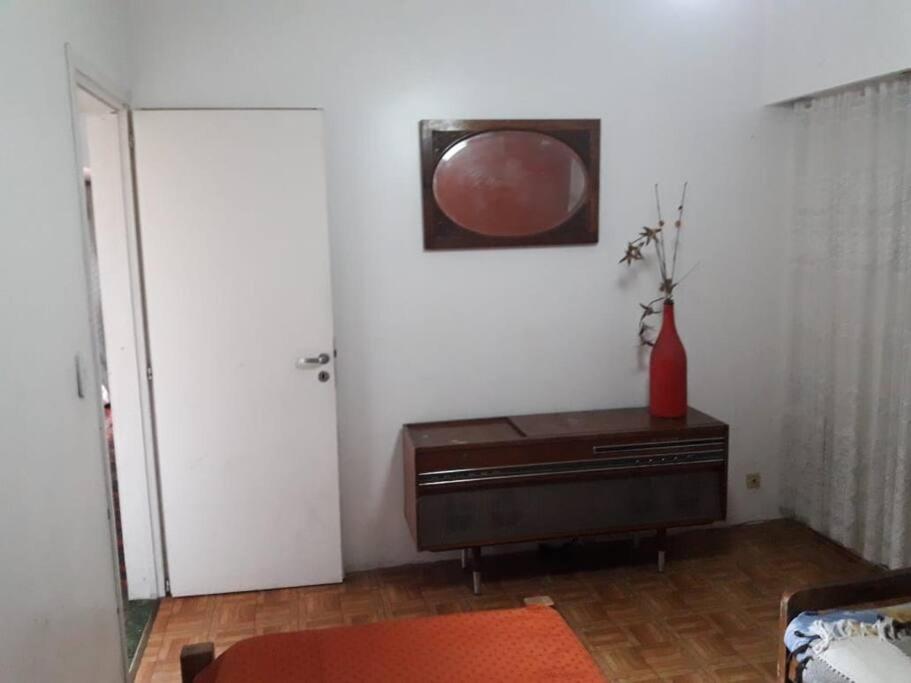 One-Bedroom House photo 1