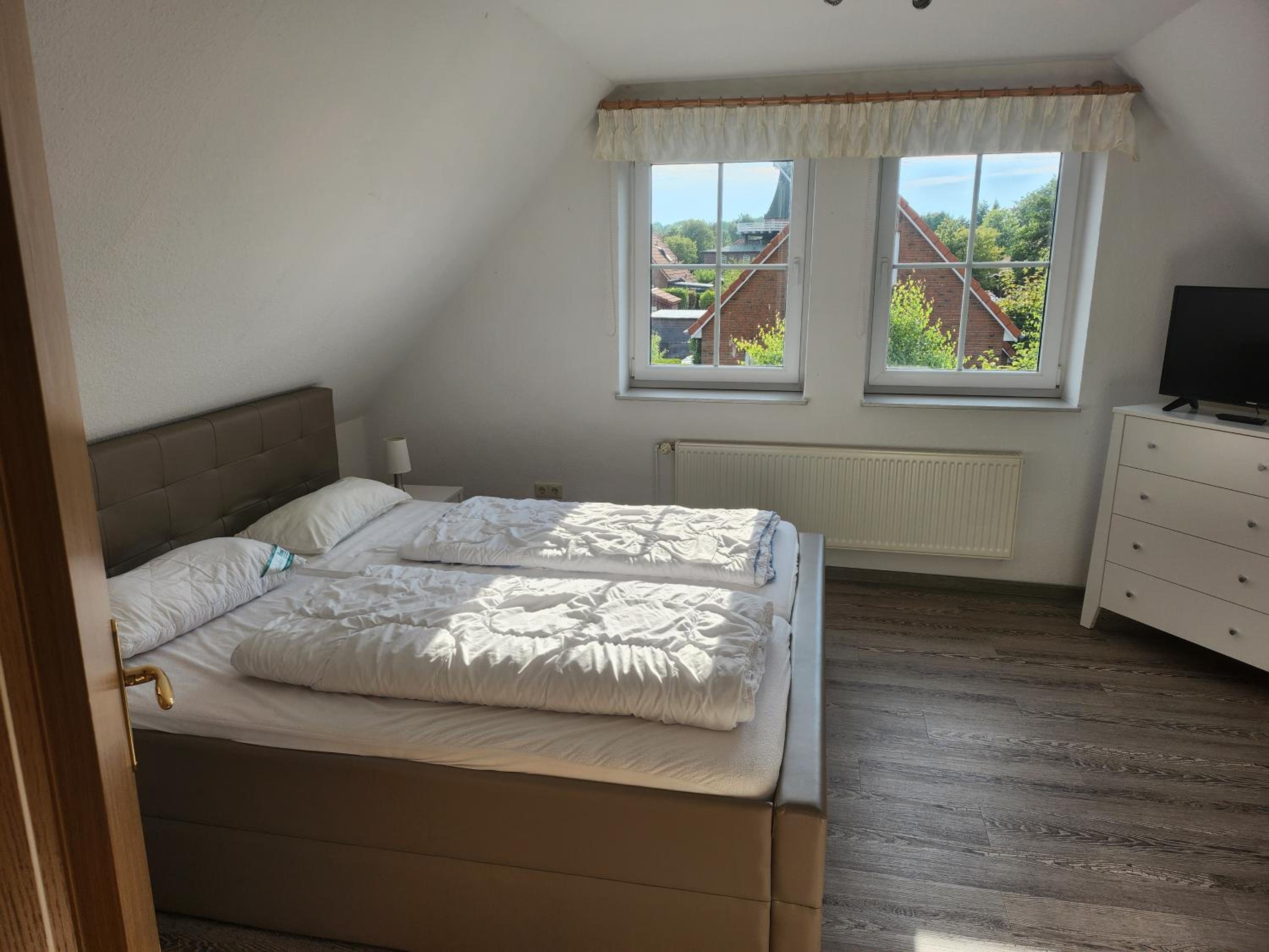 Three-Bedroom House photo 1