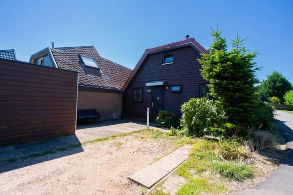 Three-Bedroom House photo 3