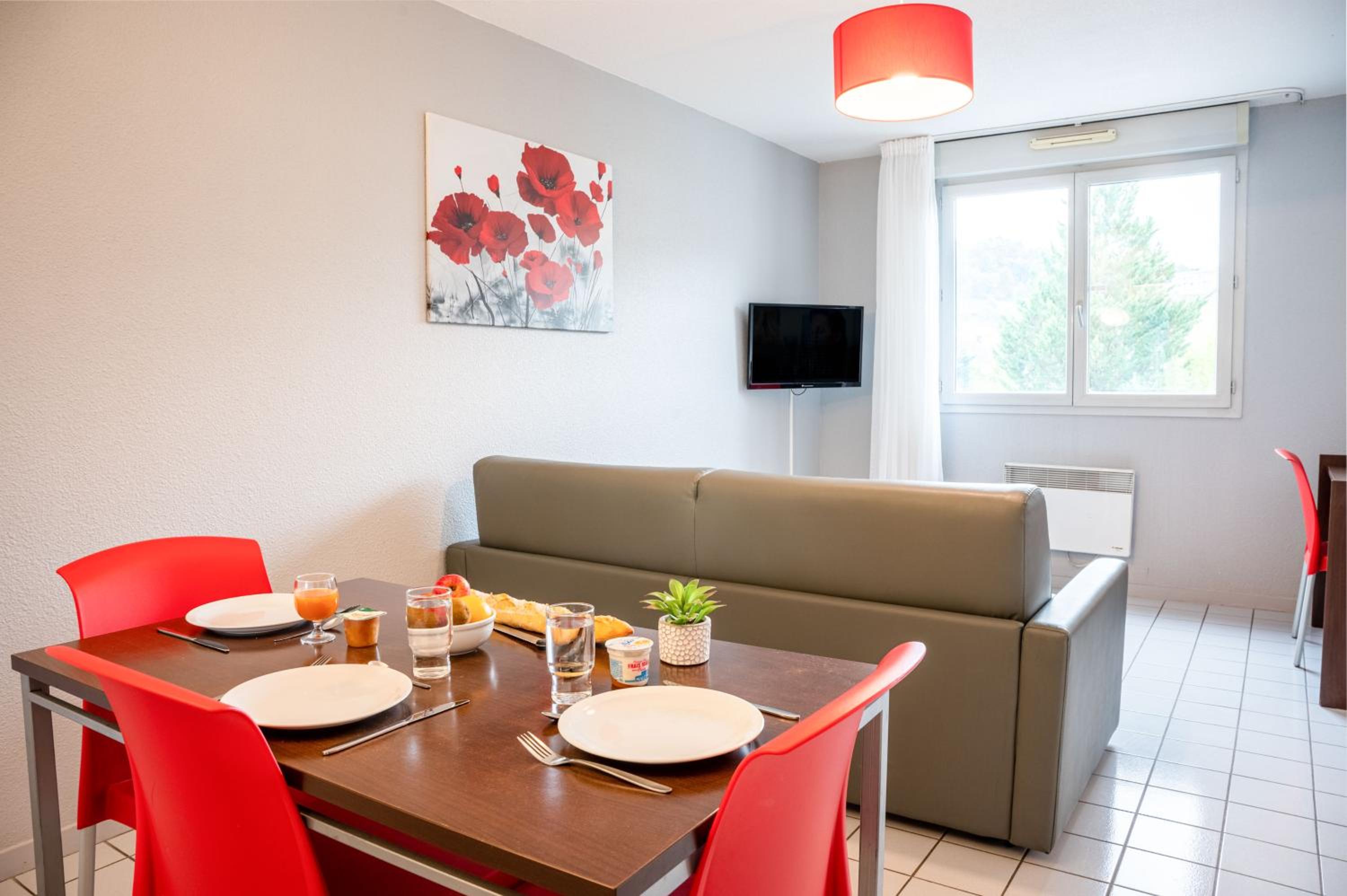 One Bedroom Apartment - Photo 7
