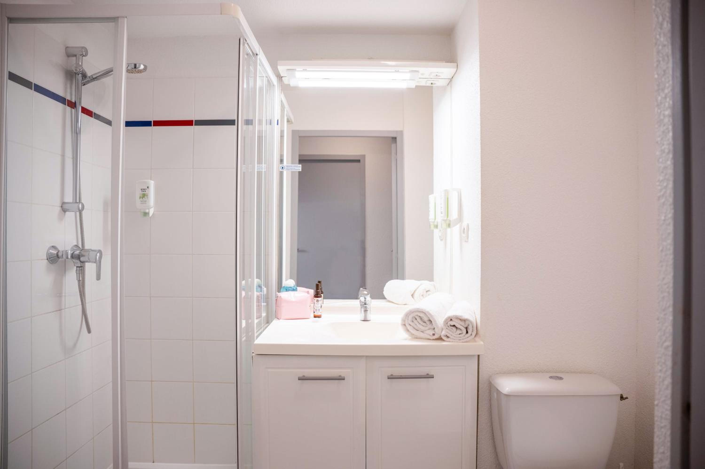 One Bedroom Apartment - Photo 5