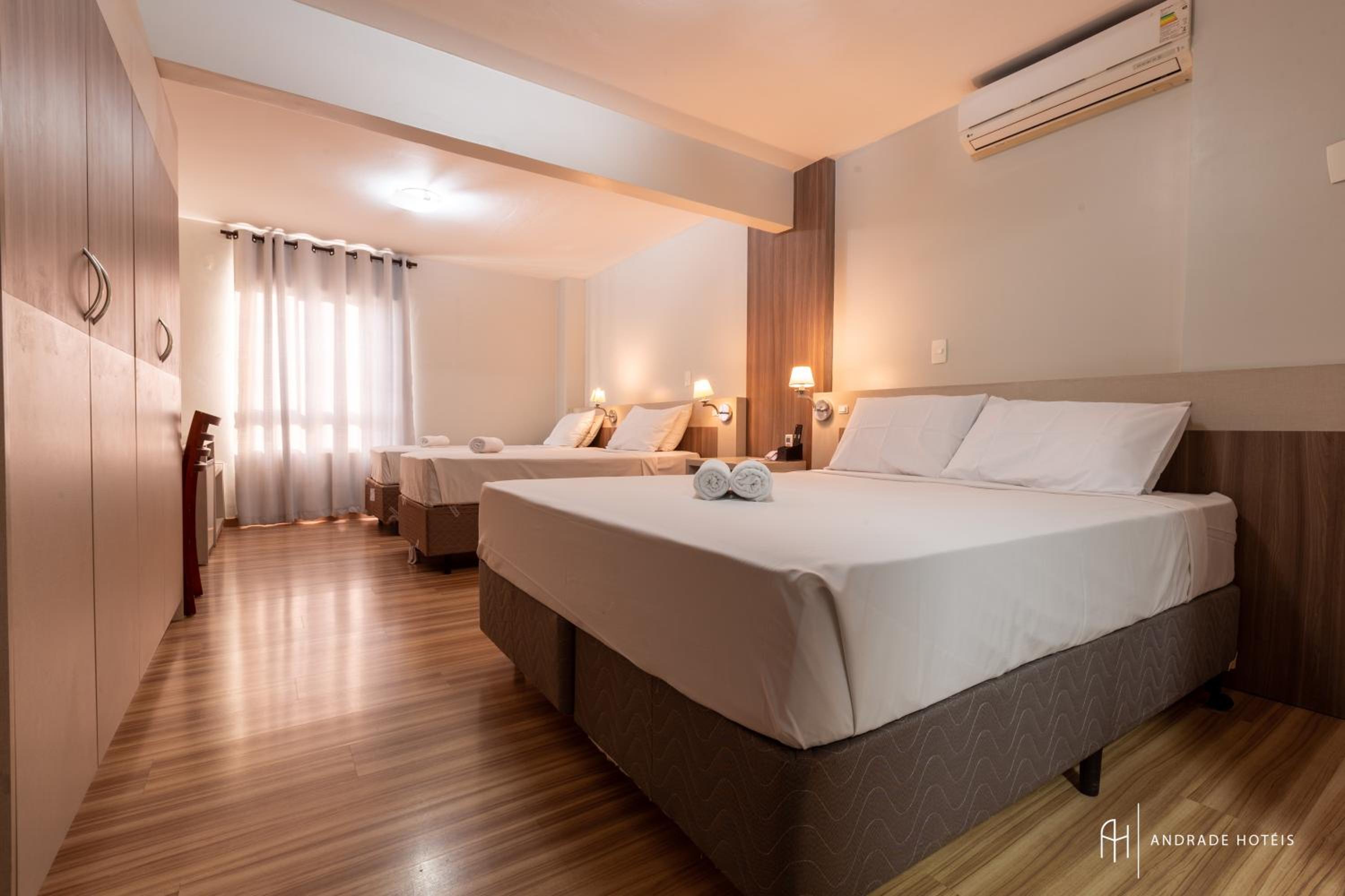 Double Room with 1 Double Bed and 1 Single Bed