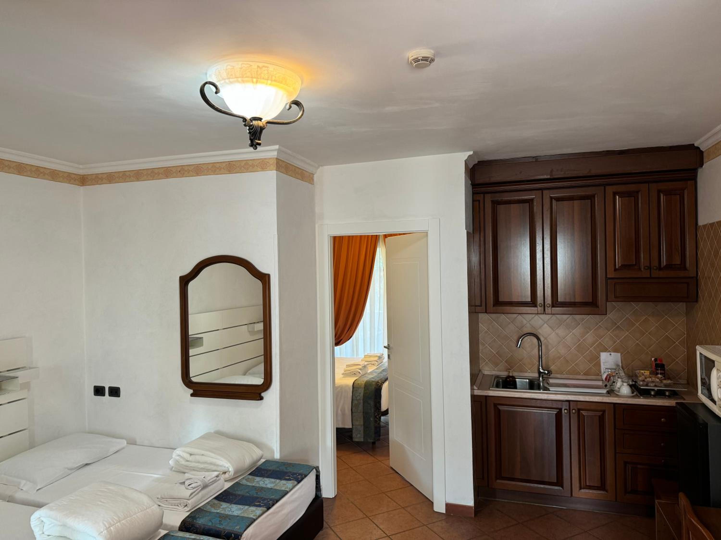 Superior Triple Room - Photo 6