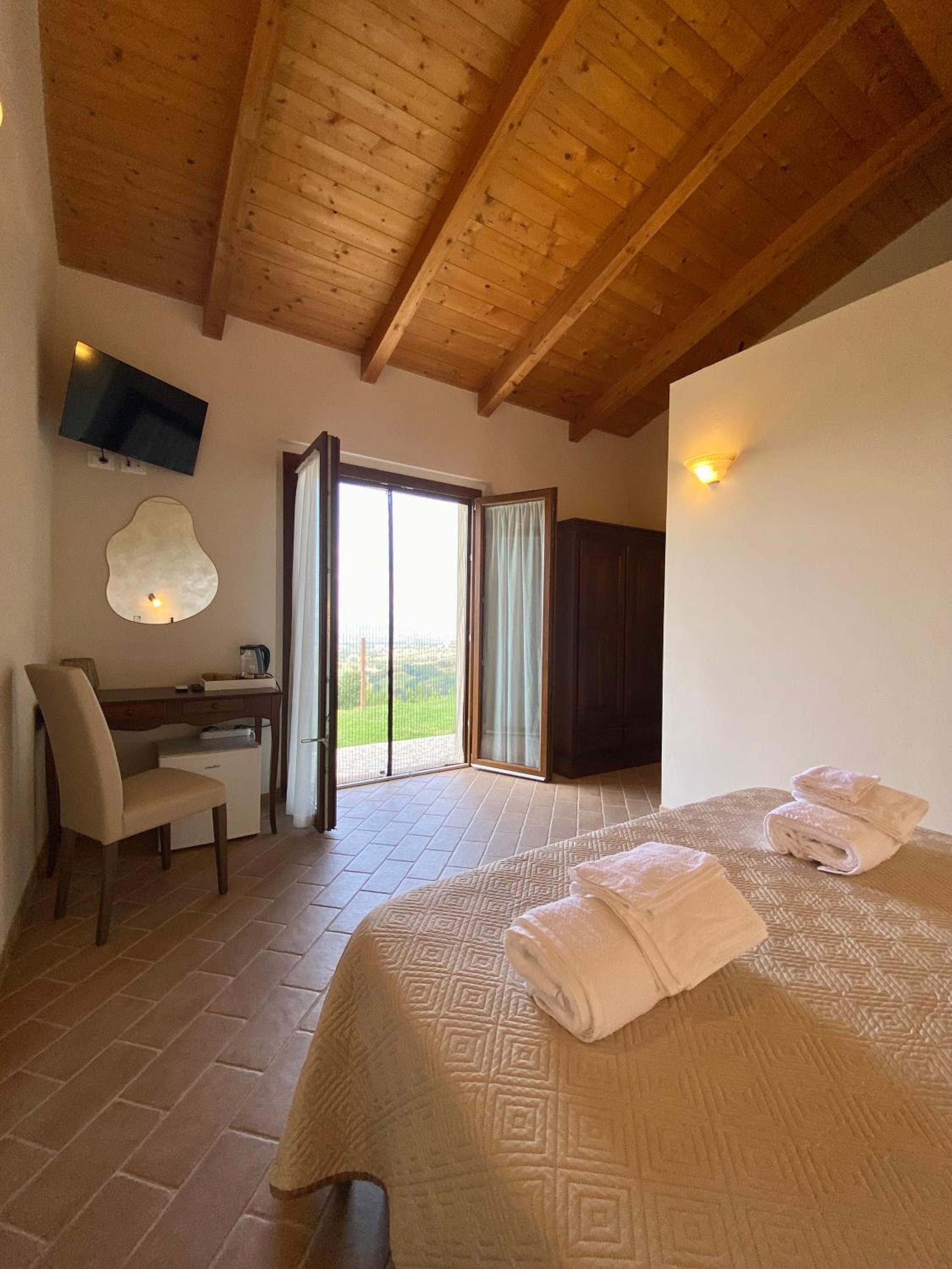 Large Double Room photo 2