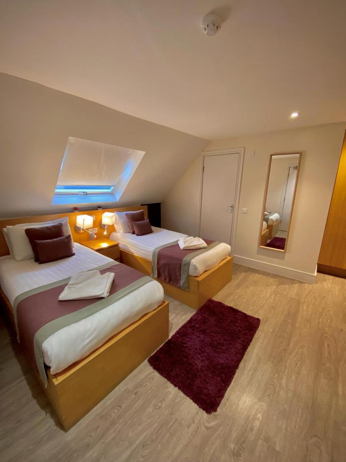Twin Room - Photo 1