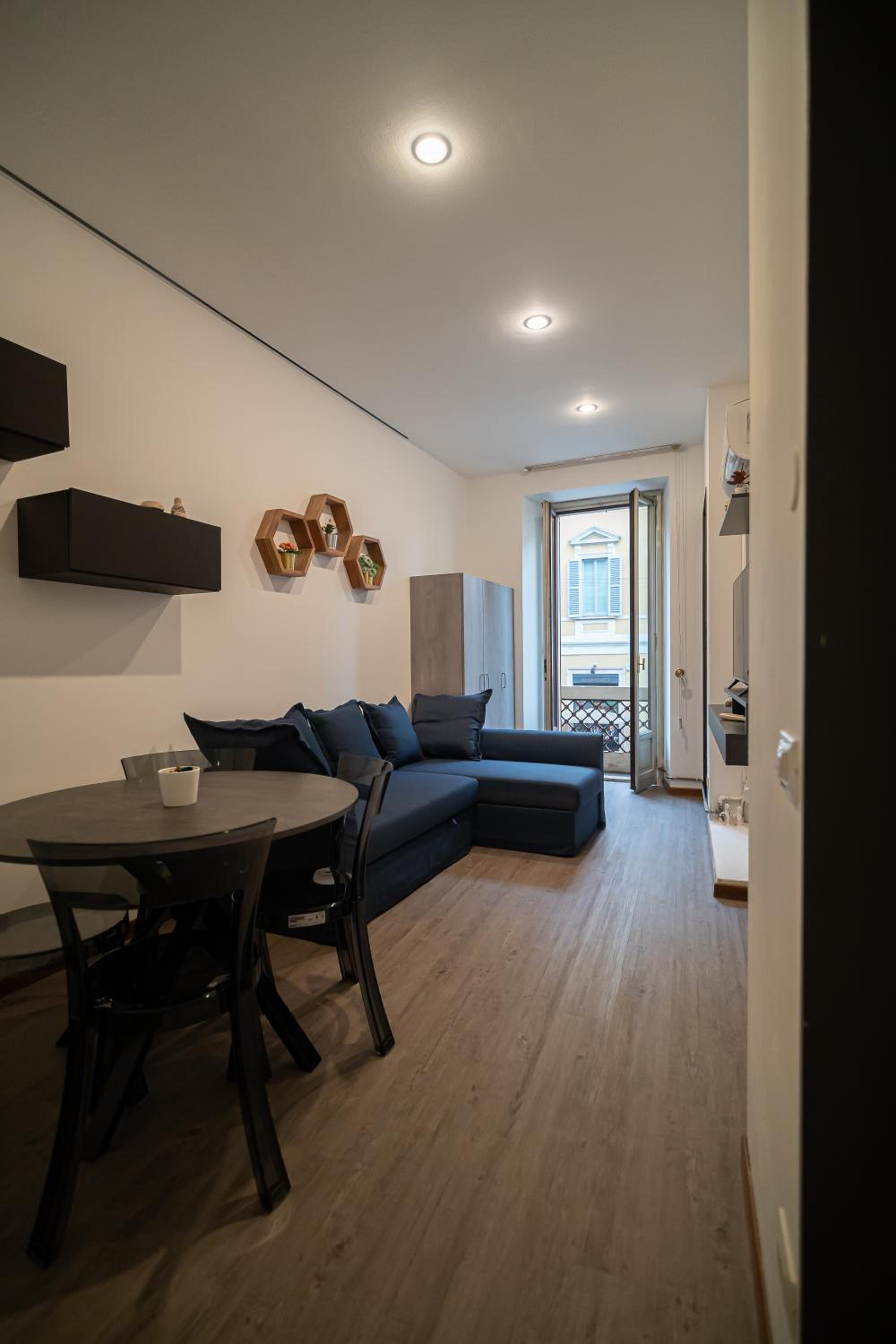 One-Bedroom Apartment