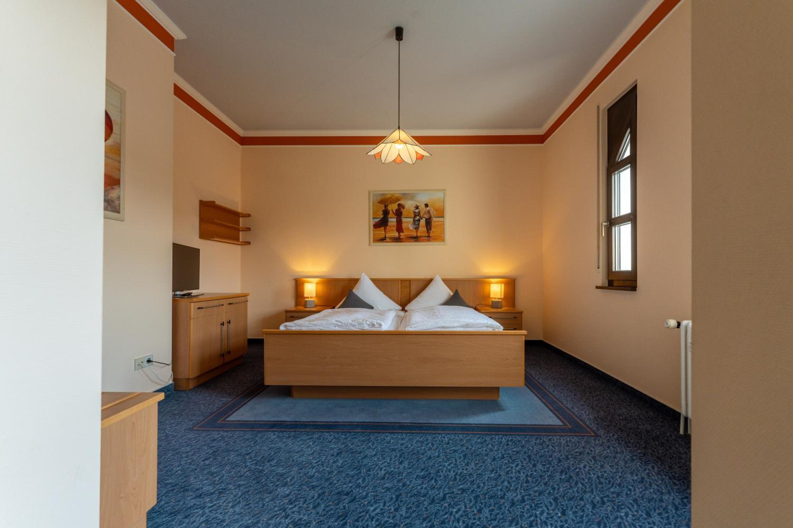 4 Bed Maisonette - Photo 5