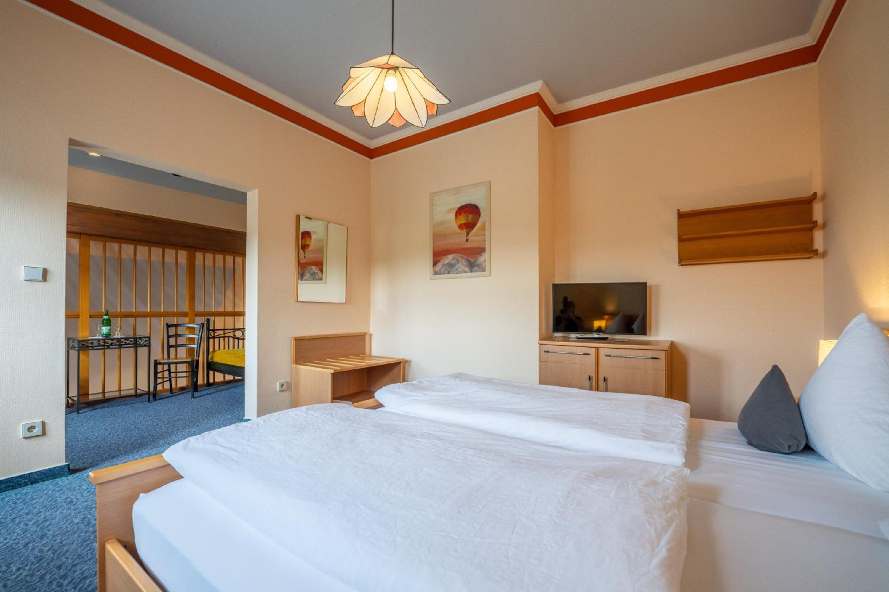 4 Bed Maisonette - Photo 1