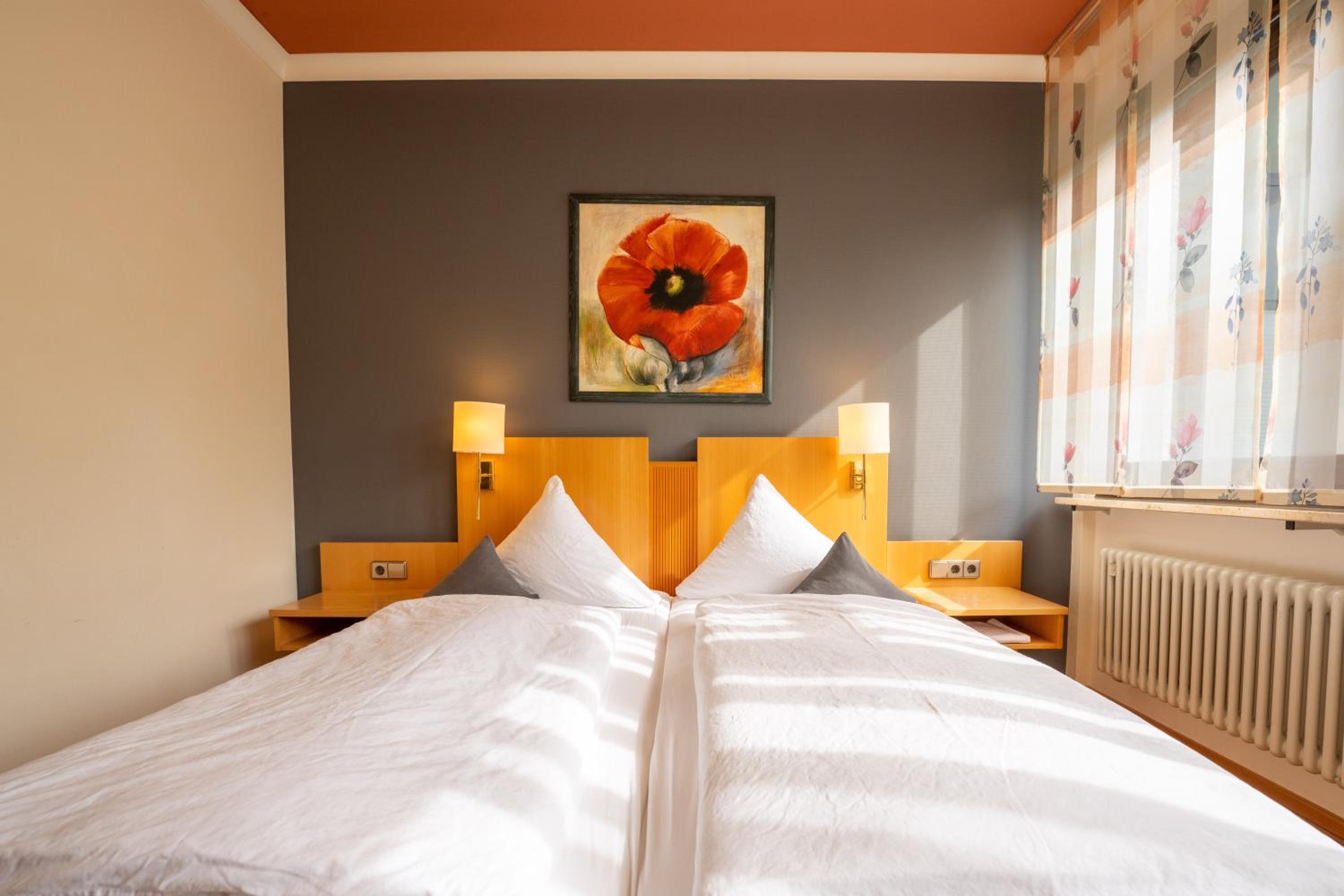 Standard Double Room - Photo 3
