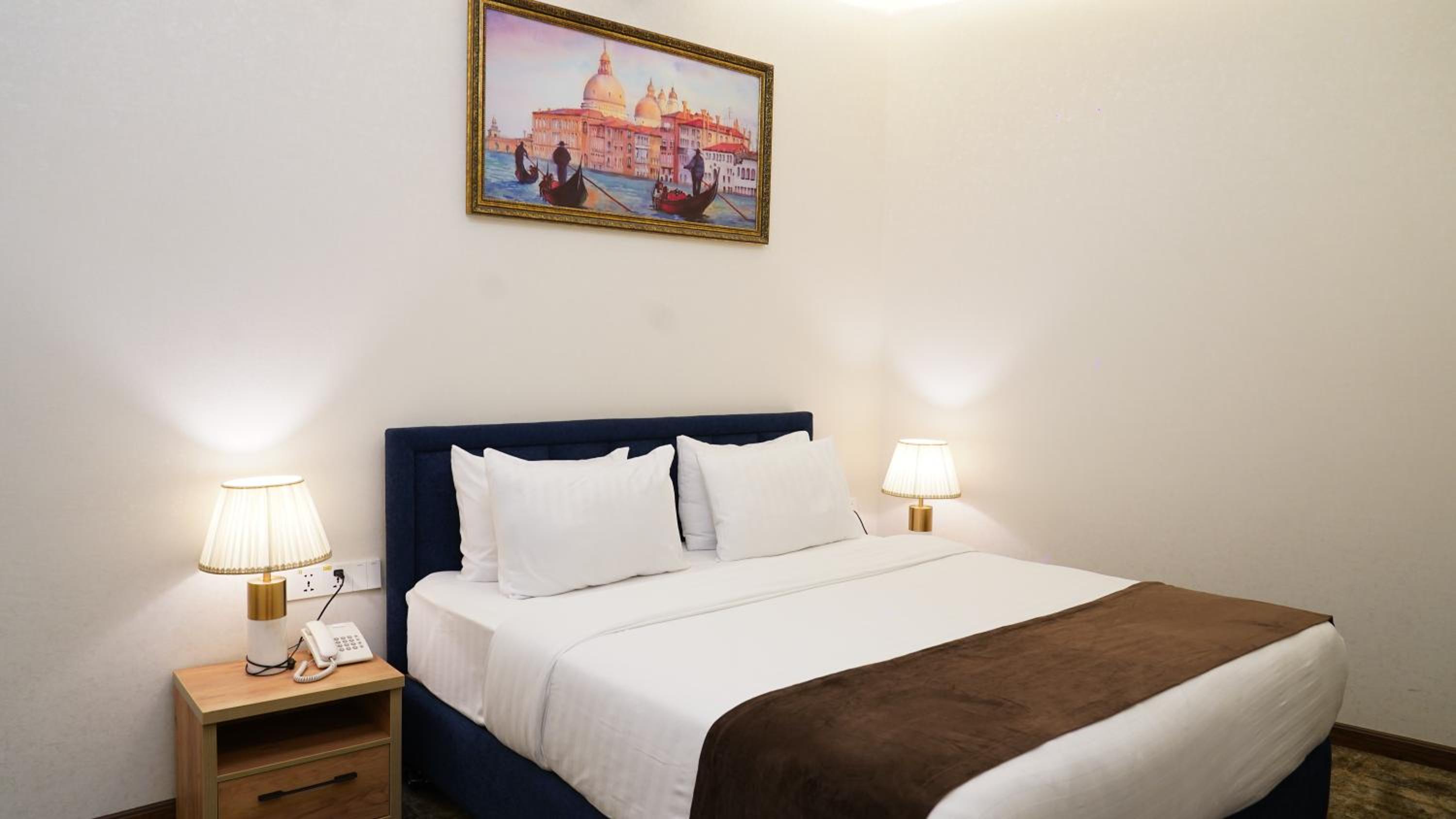 Standard Double Room - Photo 9