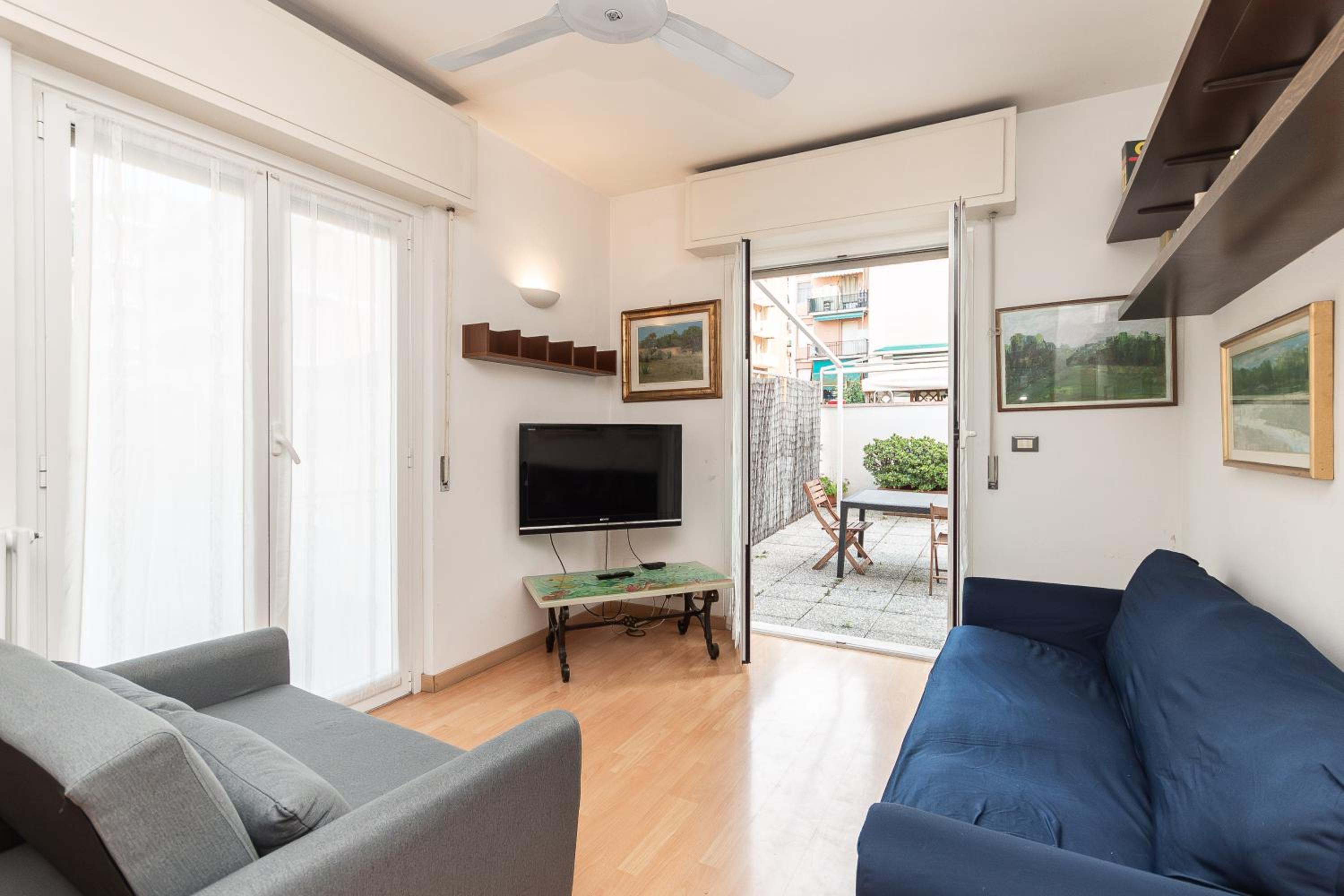 One-Bedroom Apartment