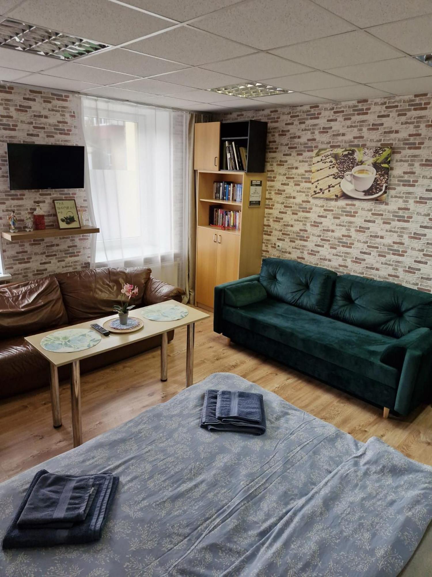 One-Bedroom Apartment - Photo 1