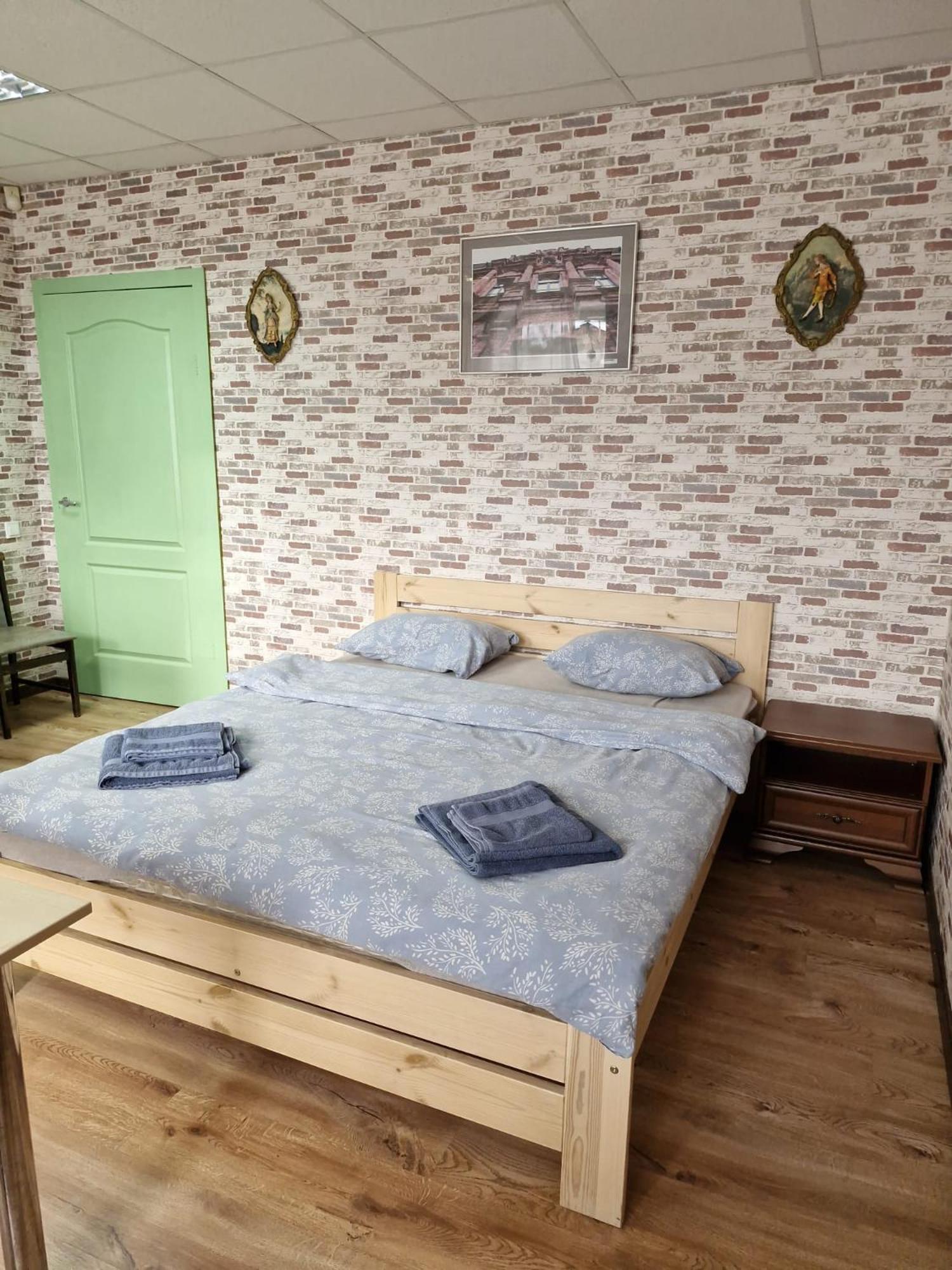 One-Bedroom Apartment - Photo 12
