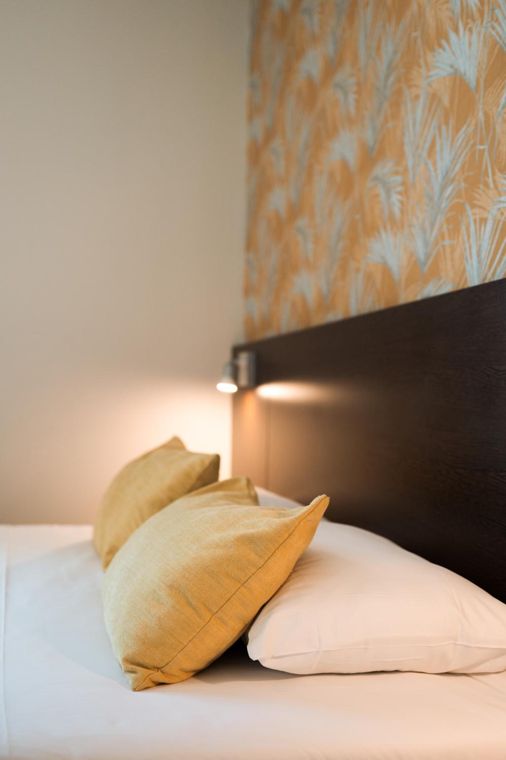 Standard Double Room - Photo 24