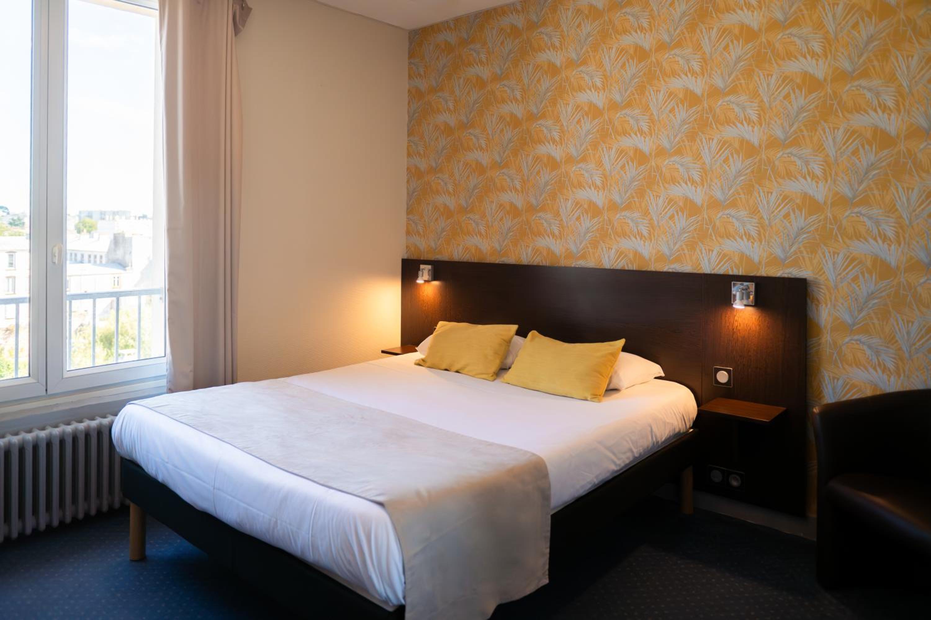 Standard Double Room - Photo 19