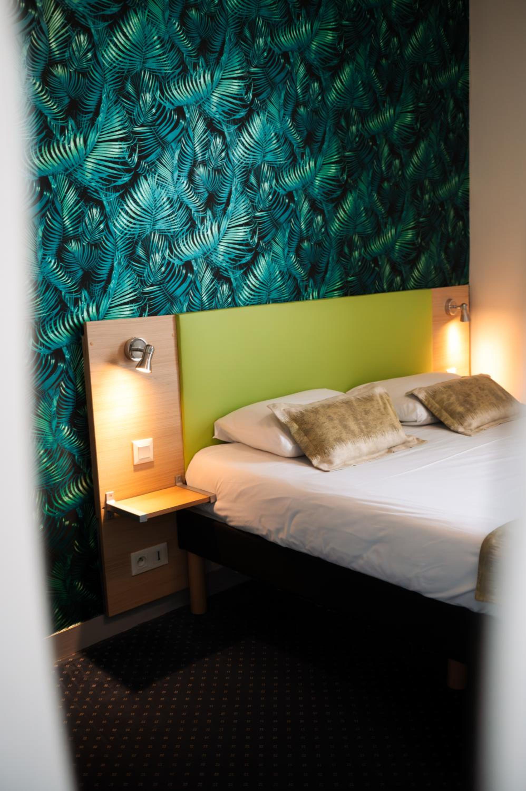 Standard Double Room - Photo 20