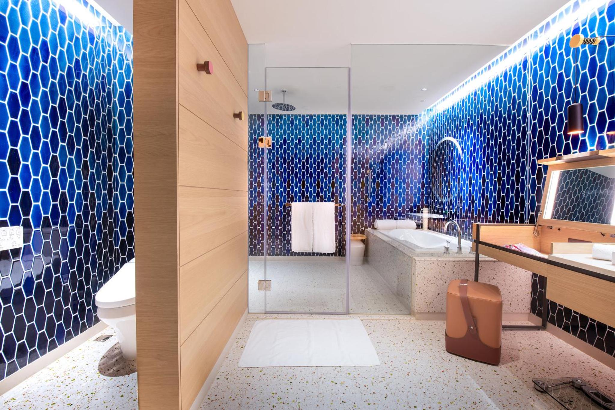 Premium King Room with Seperate Bath and Single Sofa Bed
