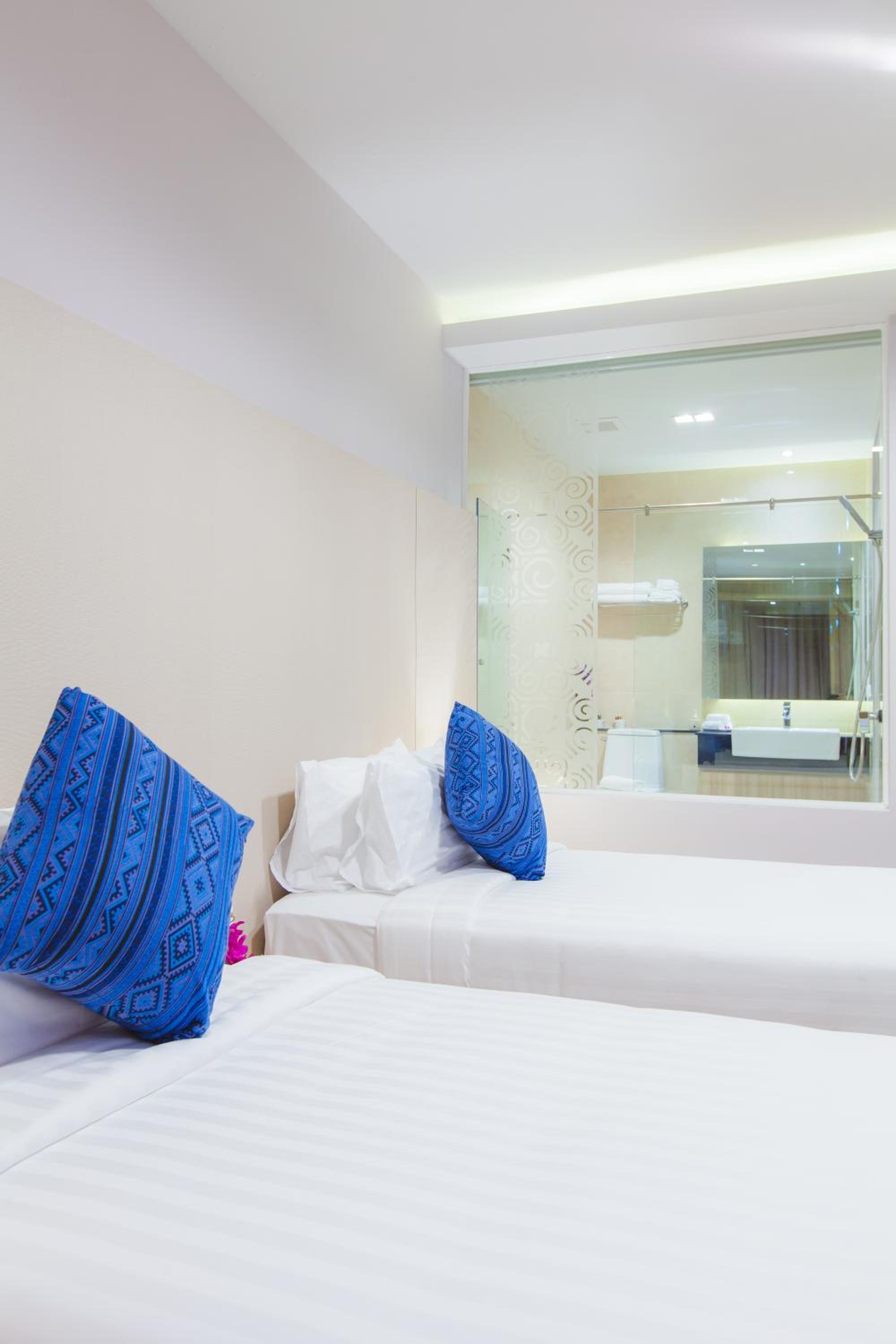 Deluxe Twin Room - Photo 7