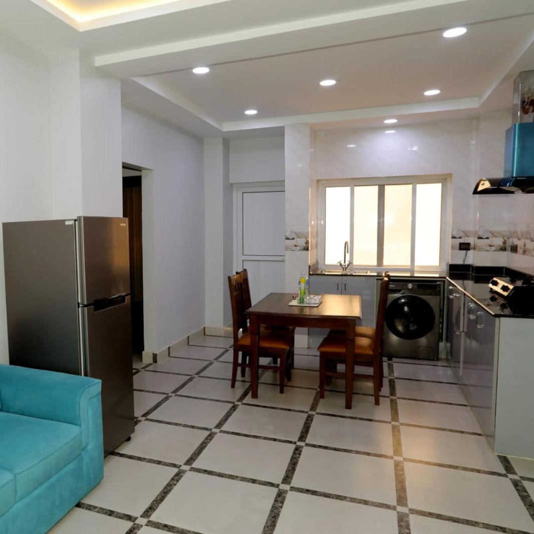One-Bedroom Apartment with Balcony and City View photo 1