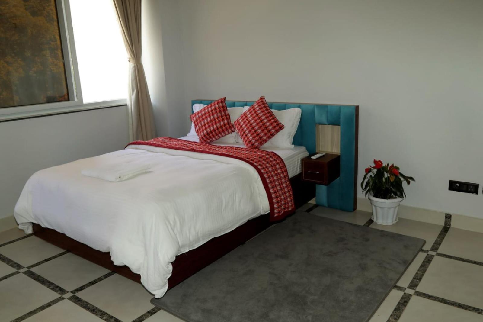 One-Bedroom Apartment with View photo 3