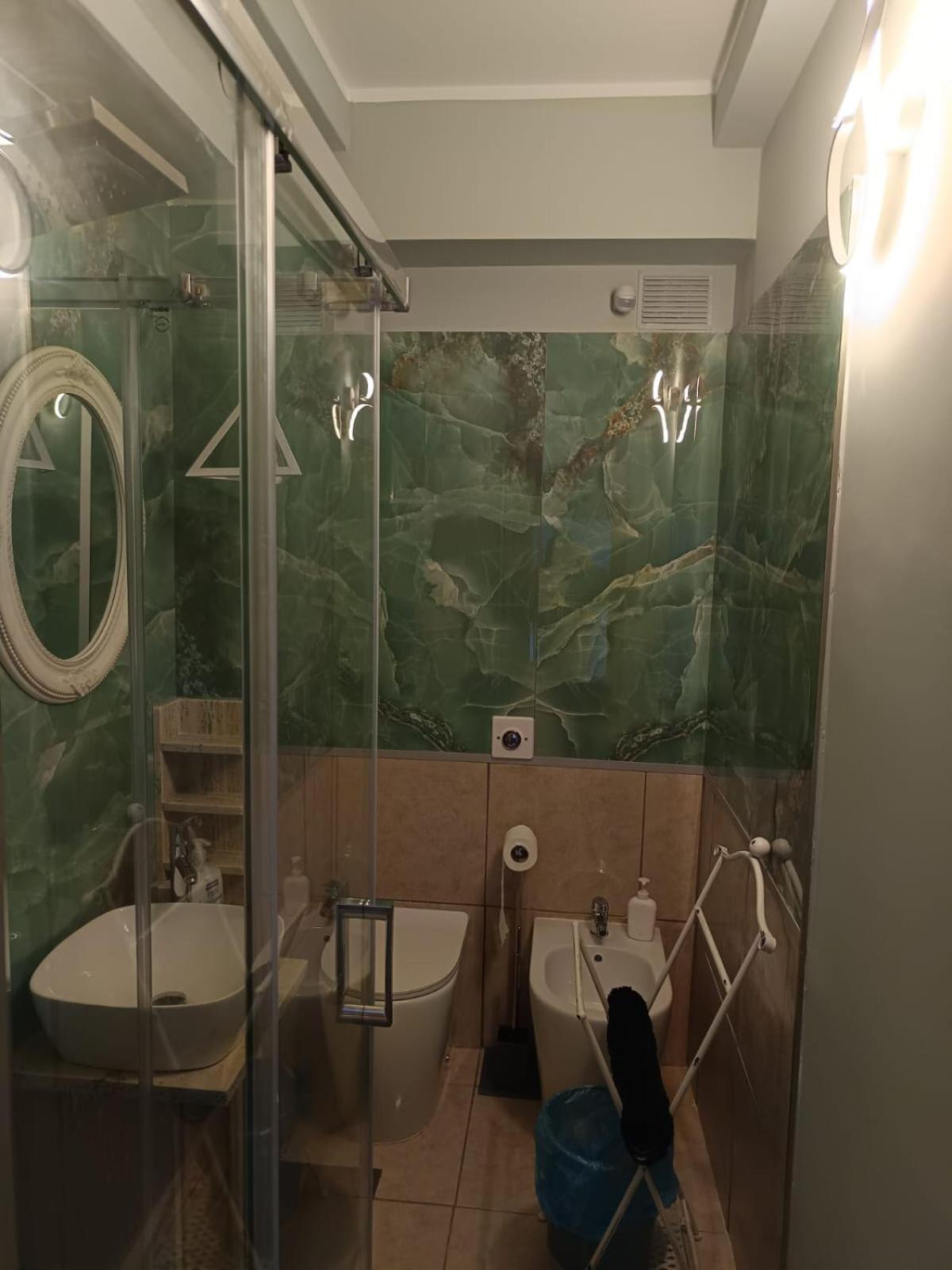 Three-Bedroom Premium Apartment with Balcony photo 2